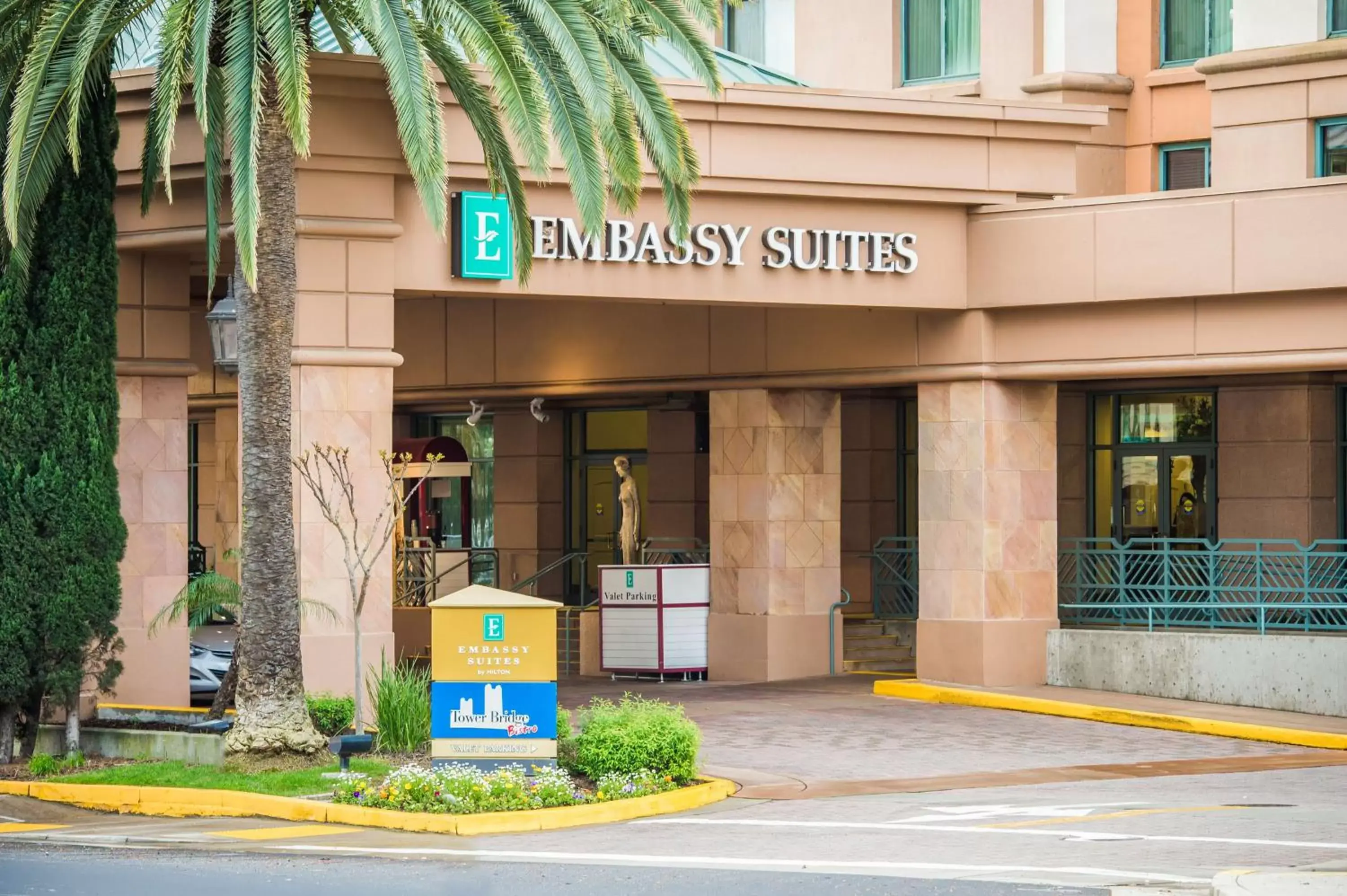 Property building in Embassy Suites by Hilton Sacramento Riverfront Promenade