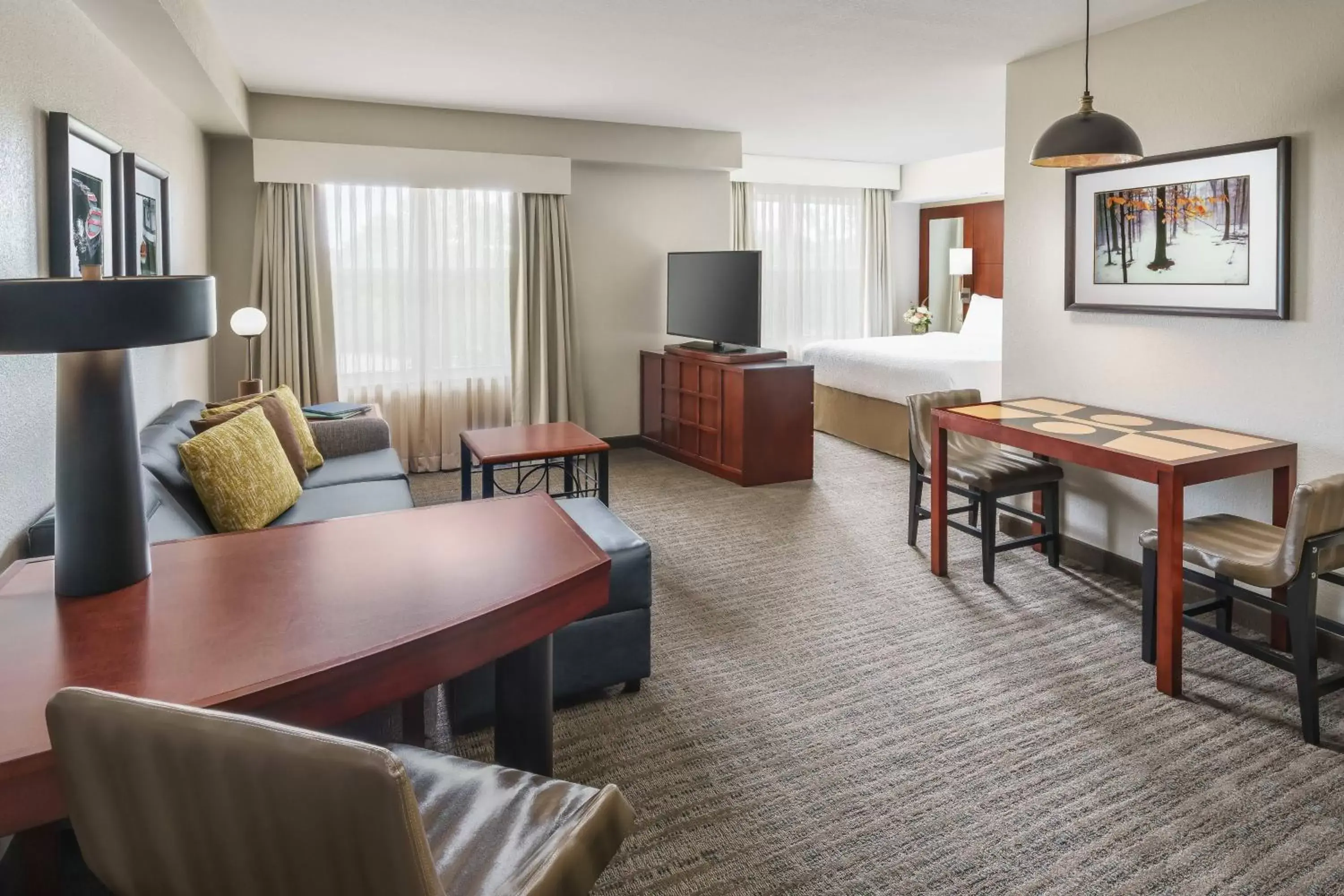 Photo of the whole room, Seating Area in Residence Inn Burlington Colchester