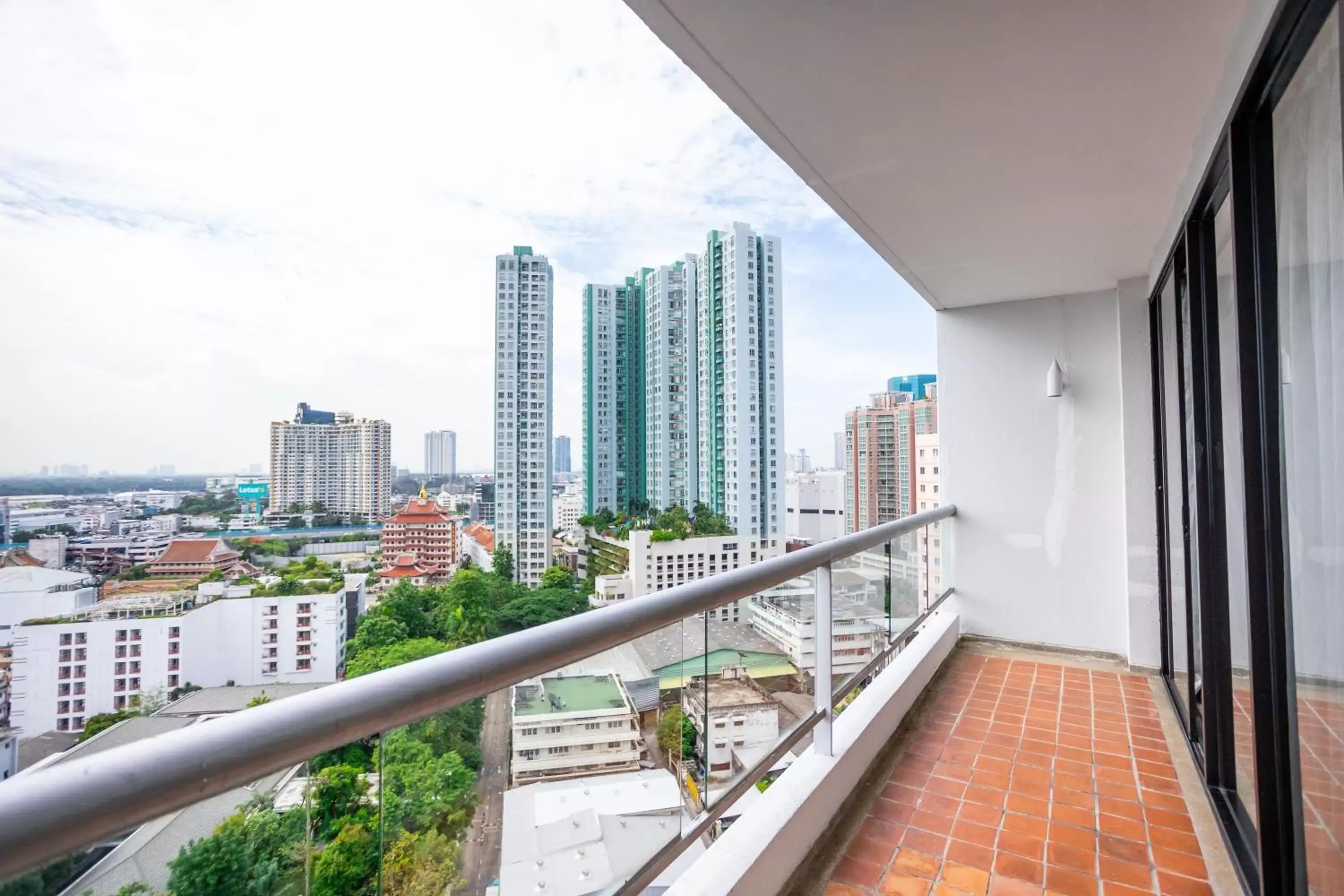 View (from property/room), Balcony/Terrace in Chatrium Residence Sathon Bangkok