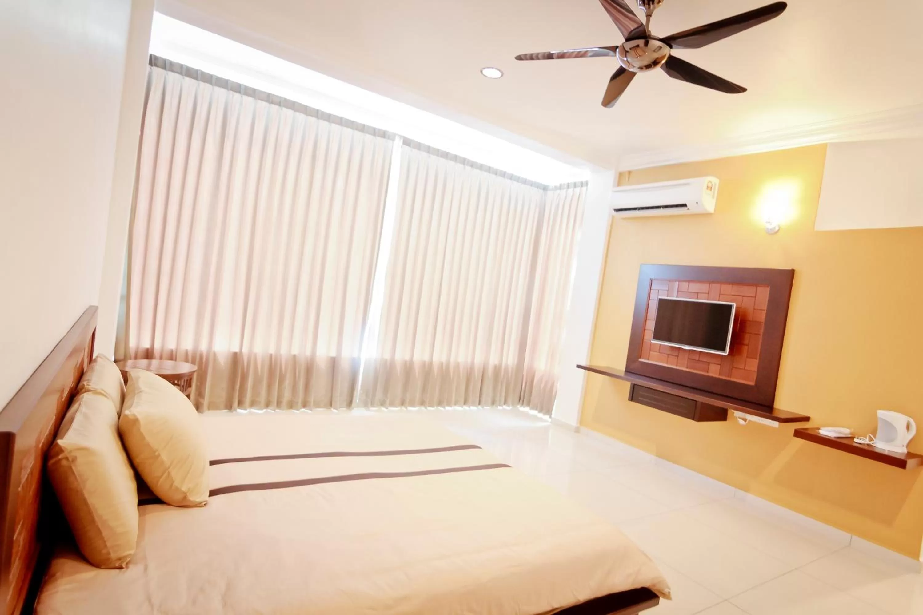 Bedroom, Bed in LSH Rest House