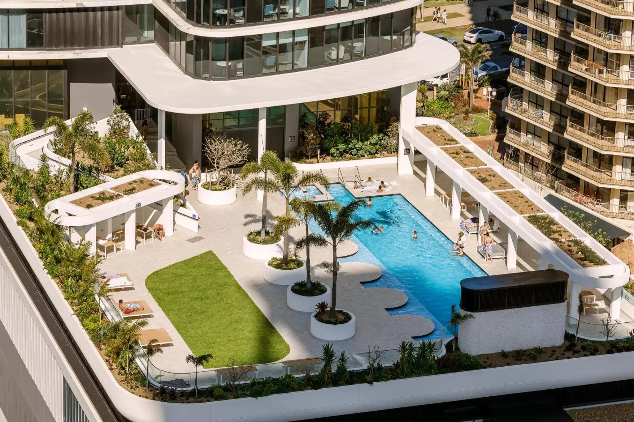 Property building, Pool View in Meriton Suites Surfers Paradise