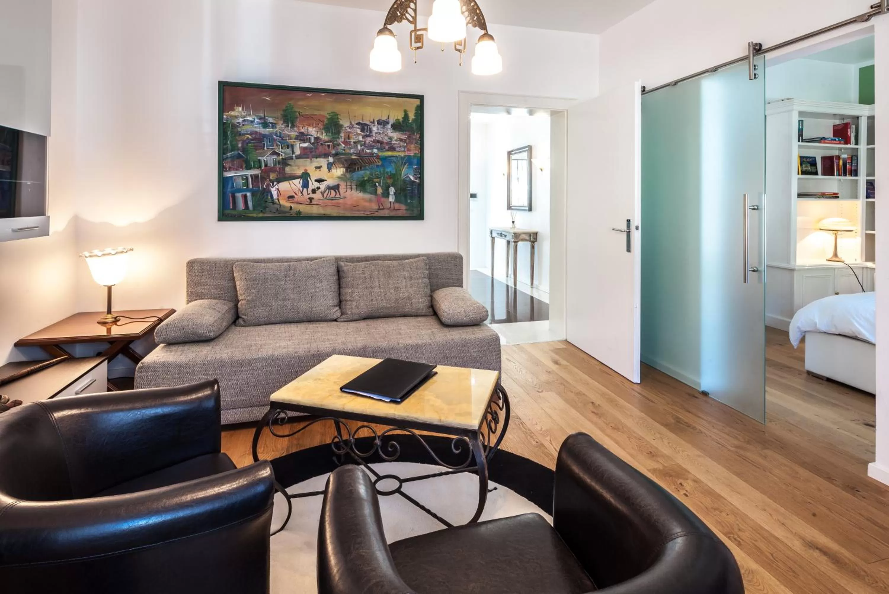 Living room, Bed in GL Suites