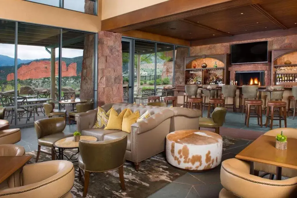 Restaurant/places to eat in Garden of the Gods Club & Resort