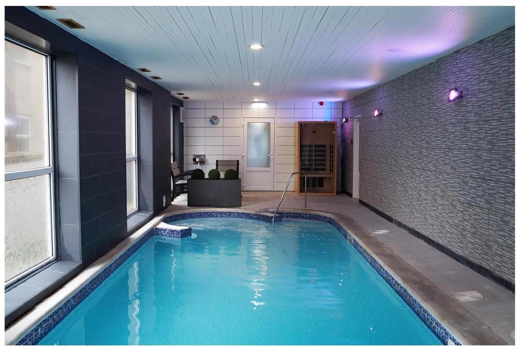 Pool view, Swimming Pool in Bedford Hotel