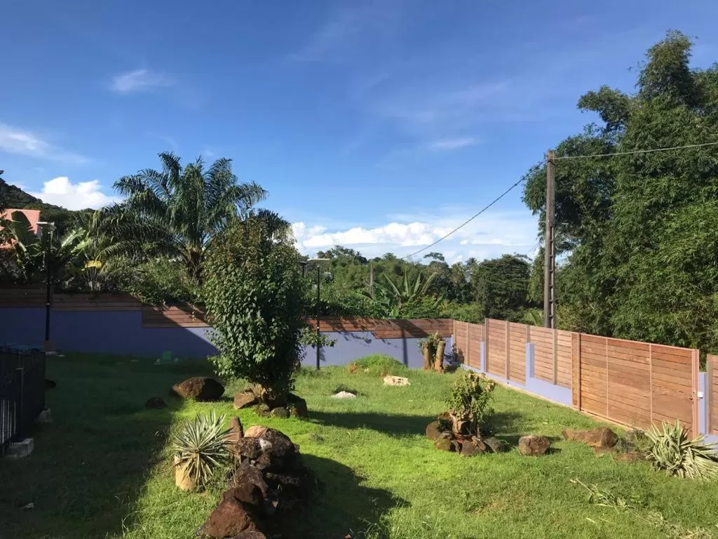 Garden view in Shikoa Sobole - Le Morpho et l'Ara