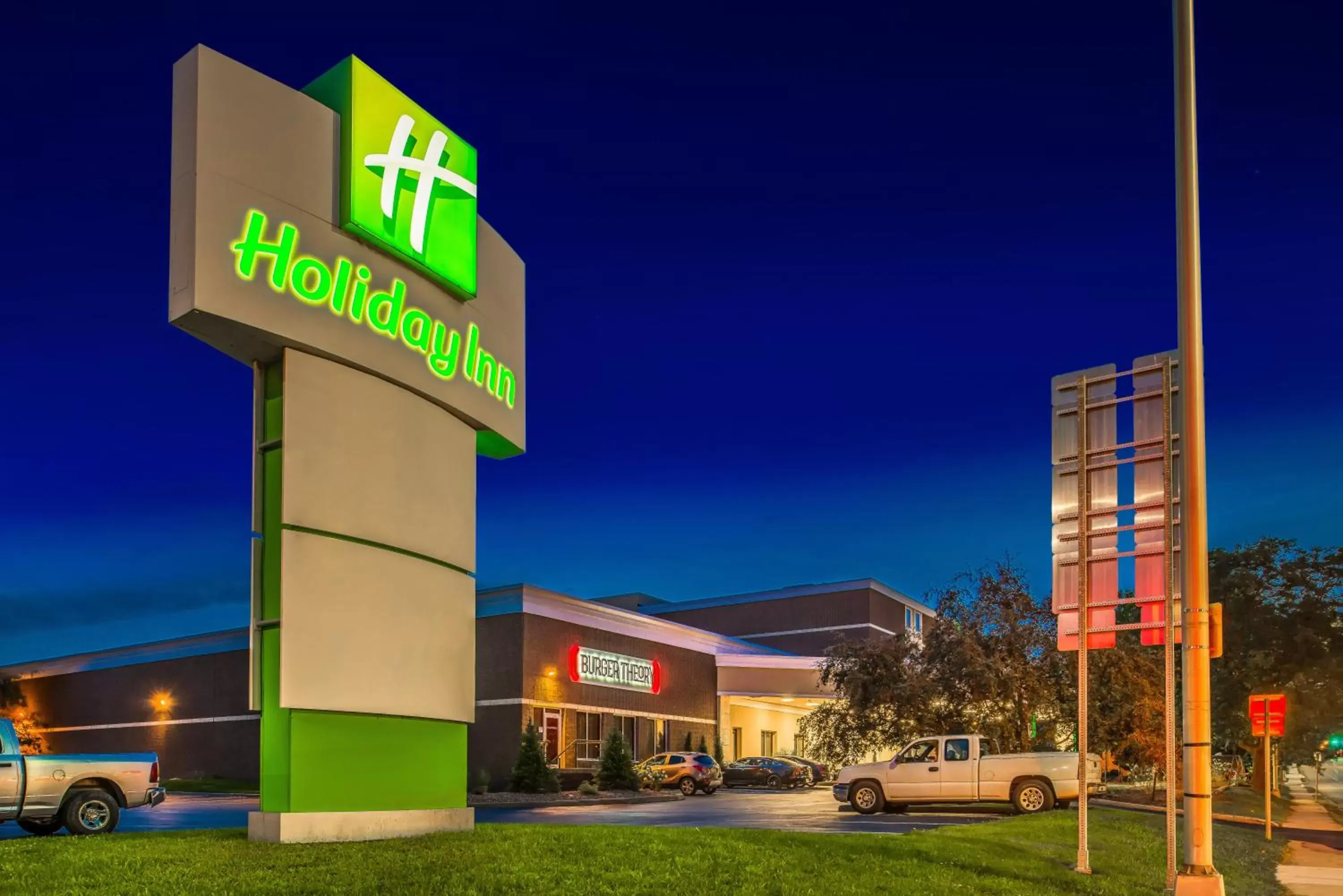 Property Building in Holiday Inn Auburn-Finger Lakes Region, an IHG Hotel