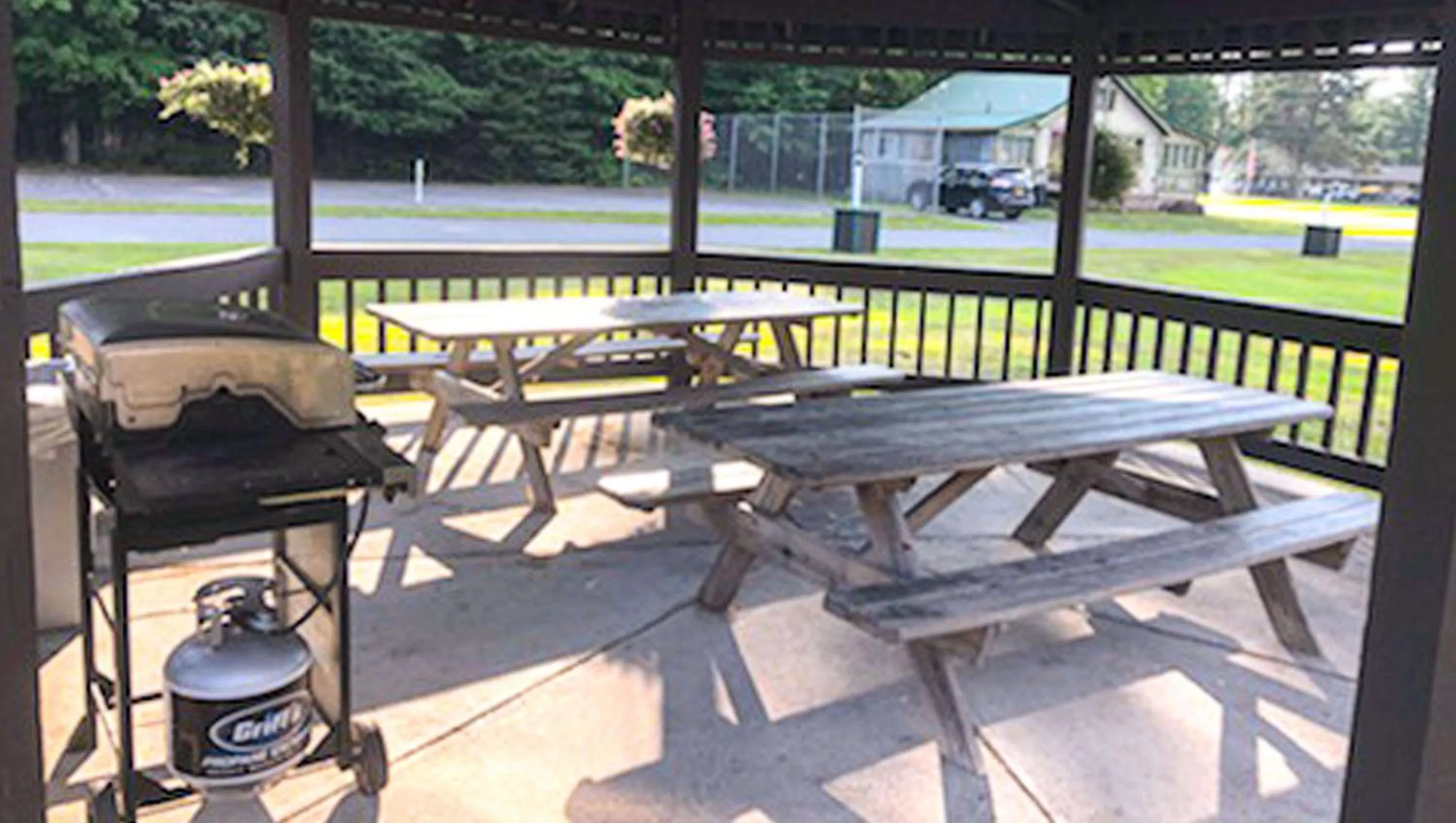 BBQ facilities in Adirondack Lodge Old Forge
