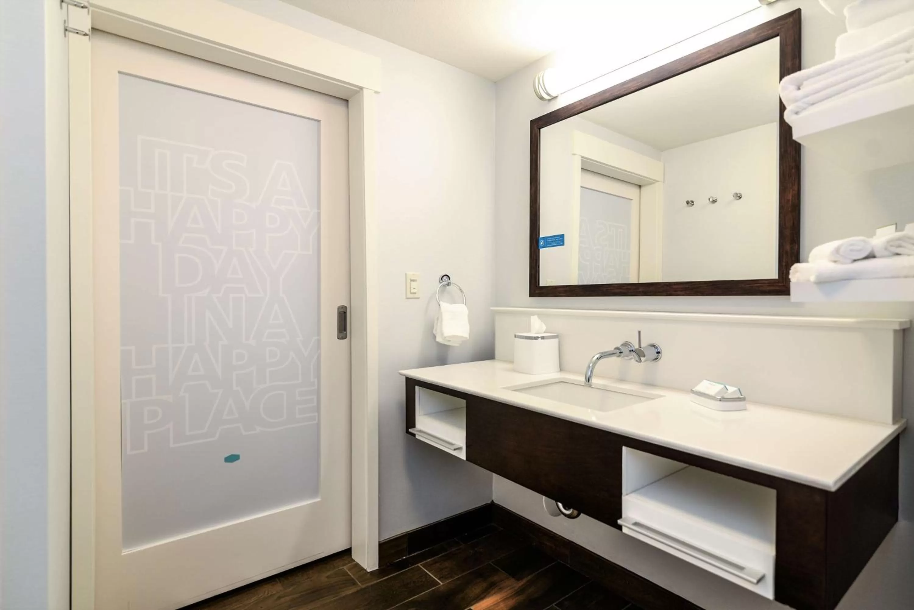 Bathroom in Hampton Inn Brighton Mi