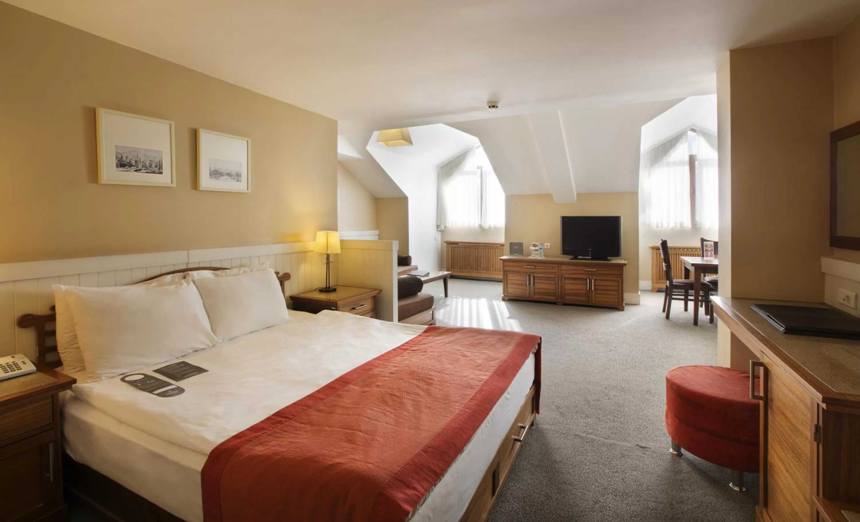 Photo of the whole room, Bed in Dedeman Palandoken Ski Lodge Hotel