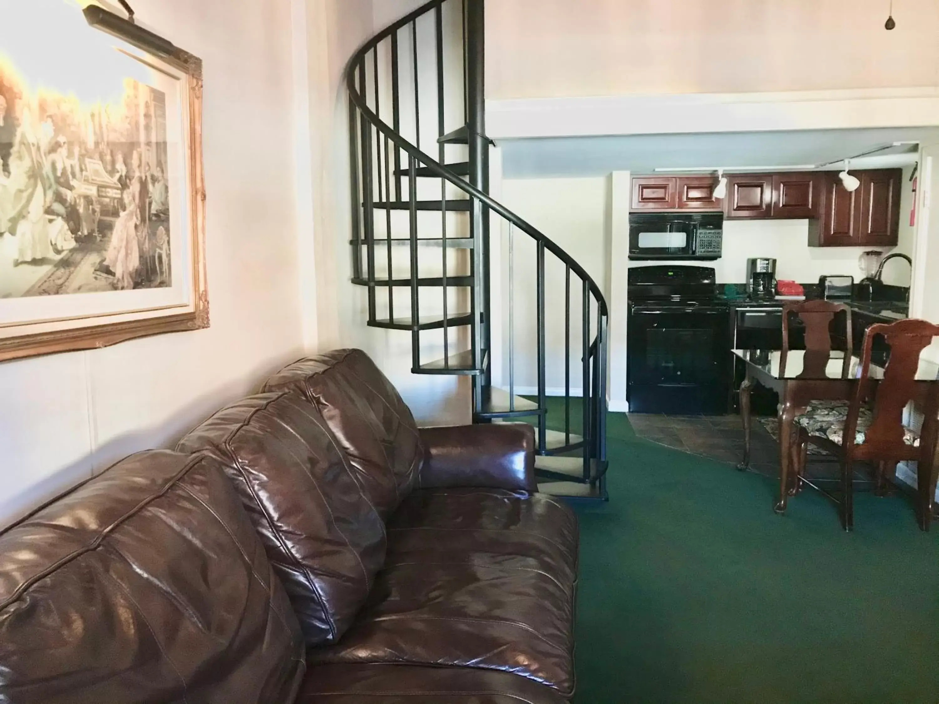 Two-Bedroom Apartment in Plaza Suites Downtown New Orleans