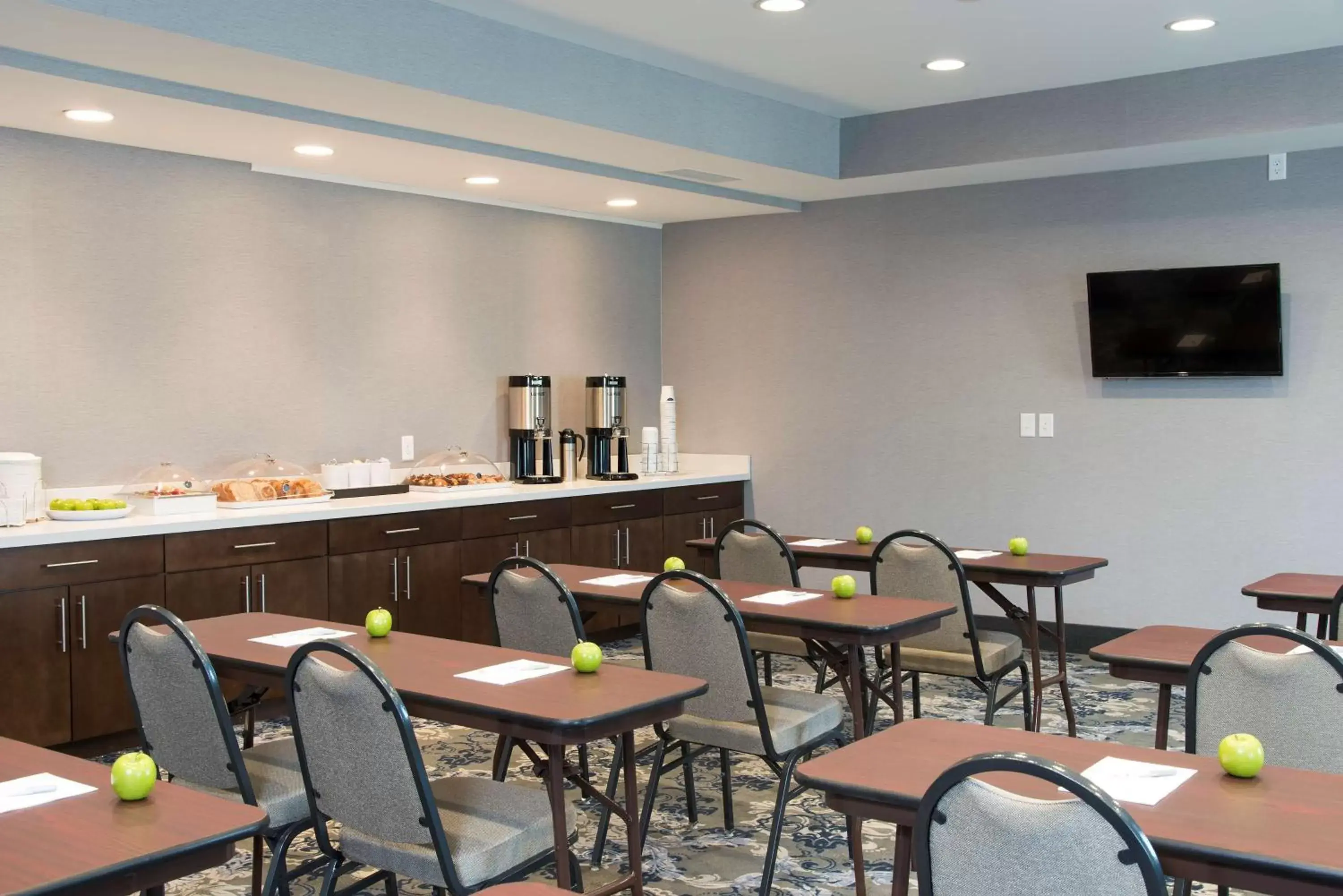 Meeting/conference room, Restaurant/Places to Eat in Hampton Inn and Suites Michigan City