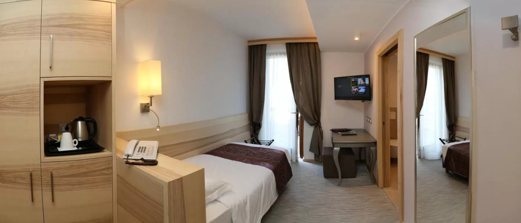 TV and multimedia, Bed in Hotel Garden