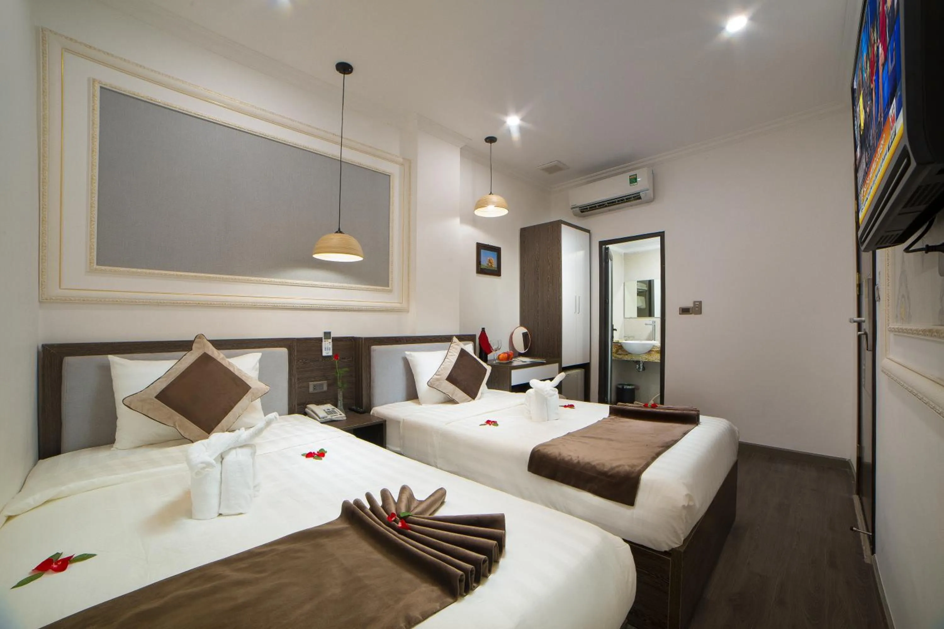 Bed in Galliot Central Hotel