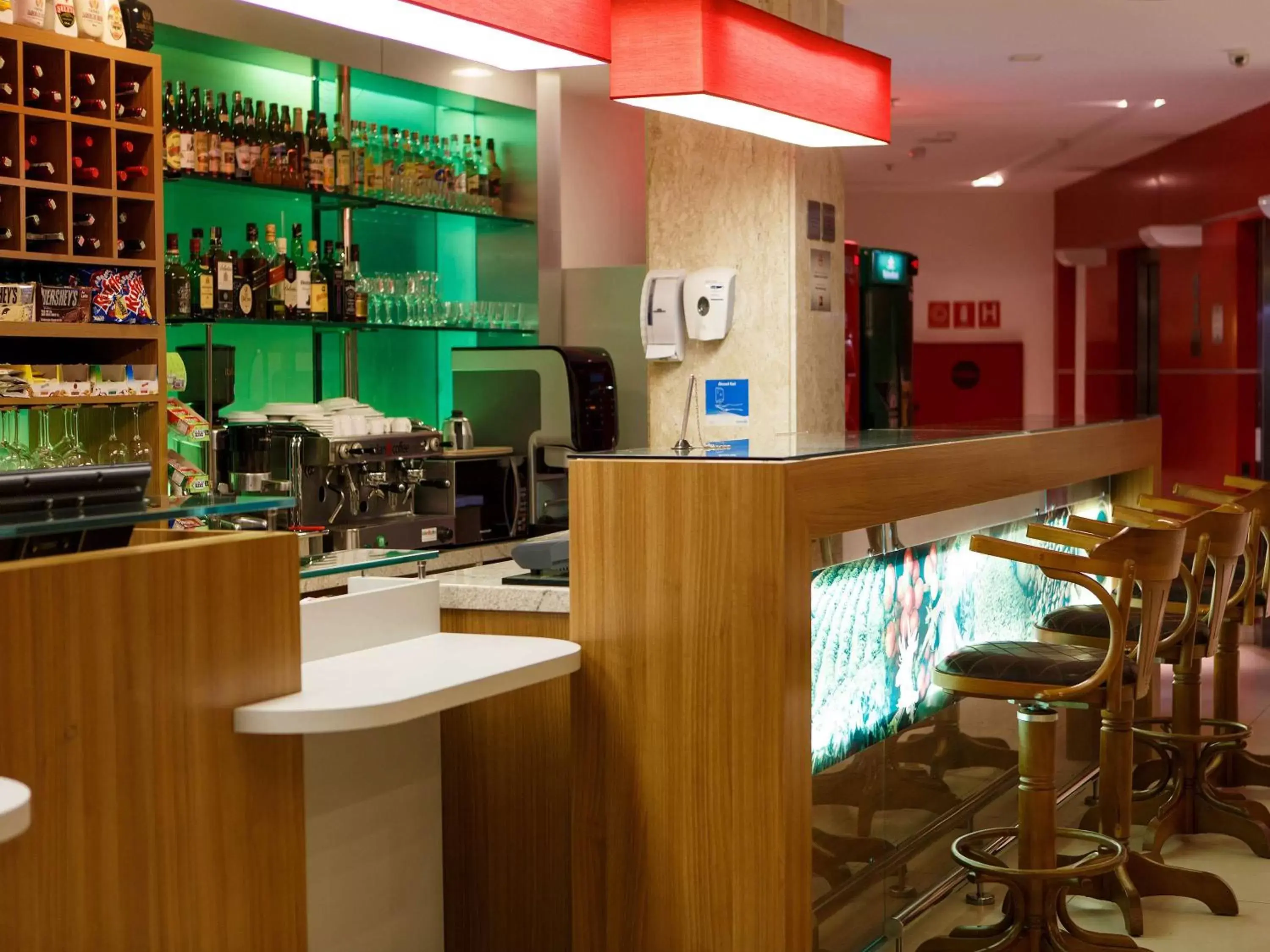 Lounge or bar, Lobby/Reception in ibis Vitoria da Conquista