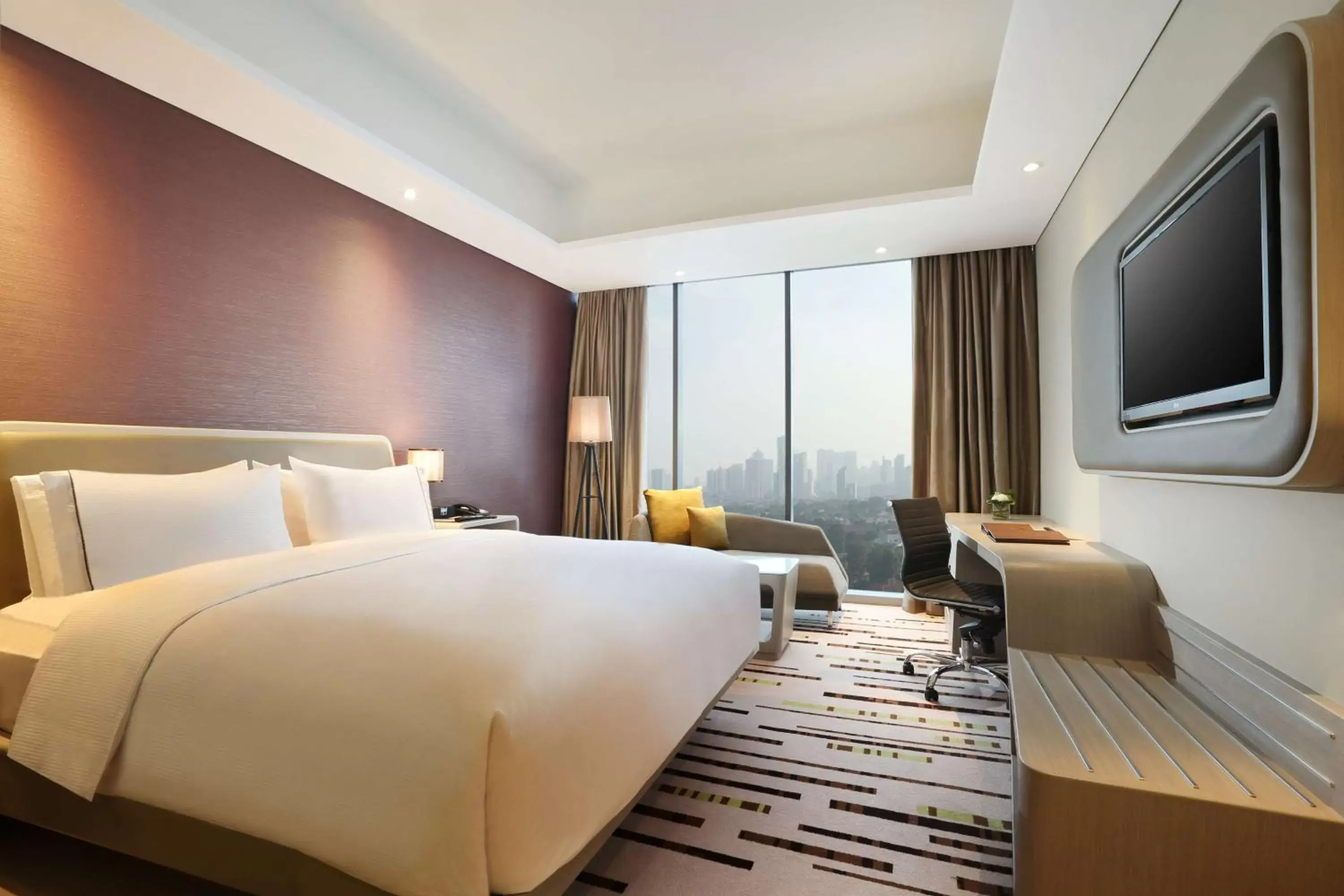 Bed in DoubleTree by Hilton Jakarta - Diponegoro