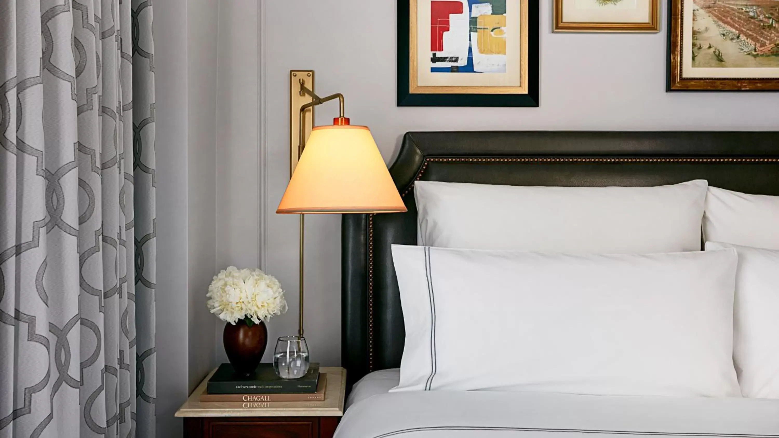 Photo of the whole room, Bed in InterContinental New York Barclay Hotel by IHG Photo of the whole room, Bed in InterContinental New York Barclay Hotel by IHG