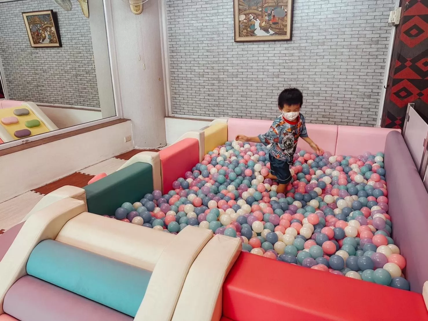 Kids's club in Hotel De Khuvieng