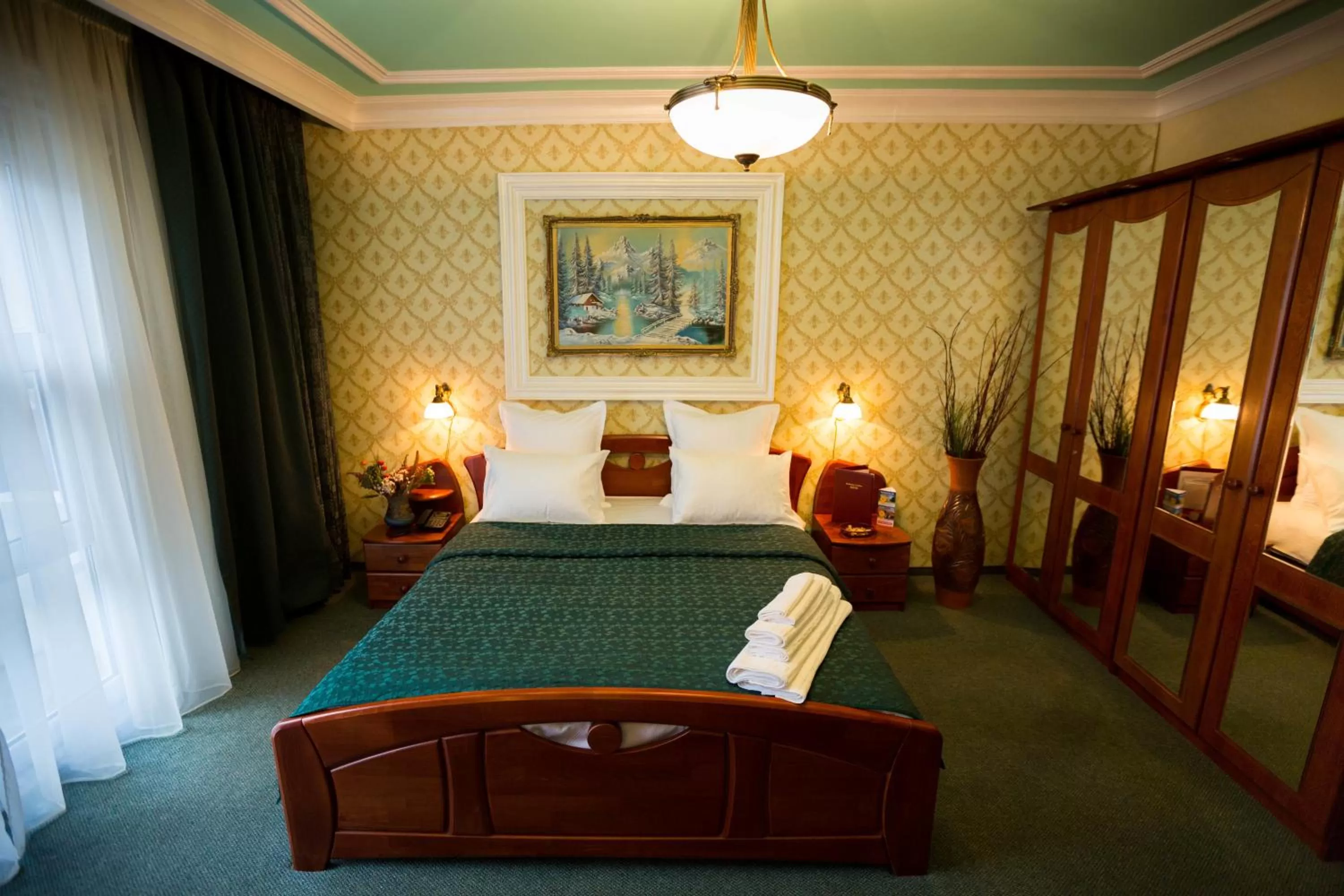 Photo of the whole room, Bed in Bucharest Comfort Suites Hotel