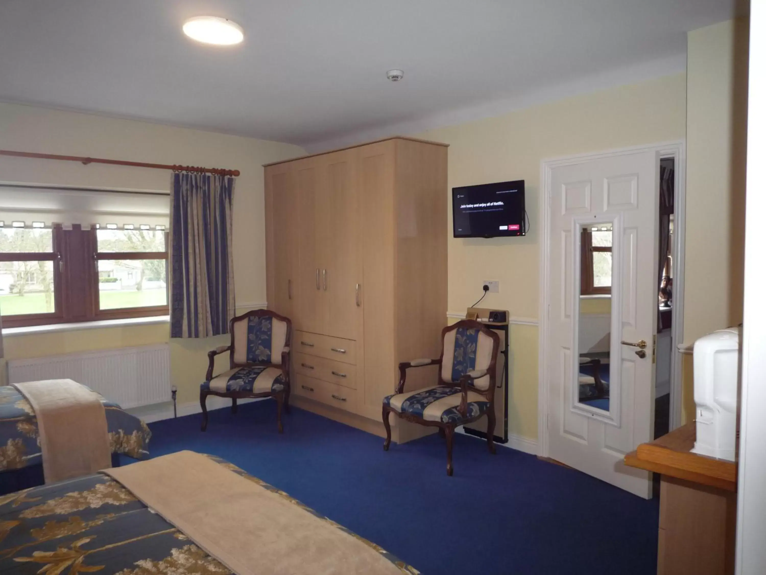 Bedroom, Seating Area in Avlon House Bed and Breakfast