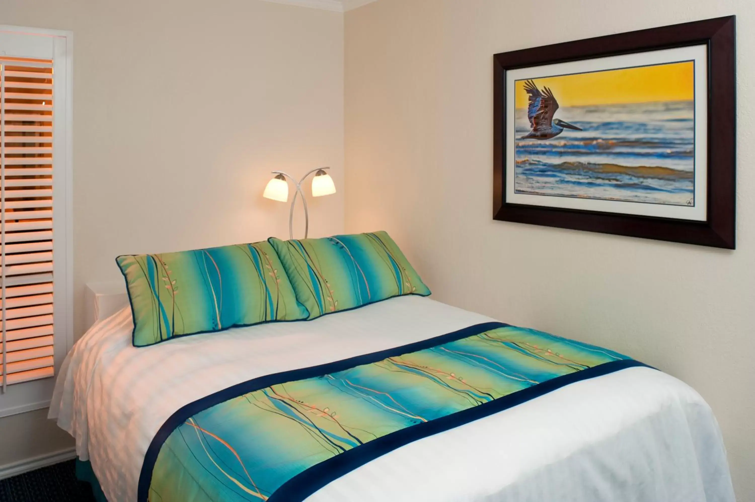Bedroom, Bed in Casa Del Mar Beachfront Suites