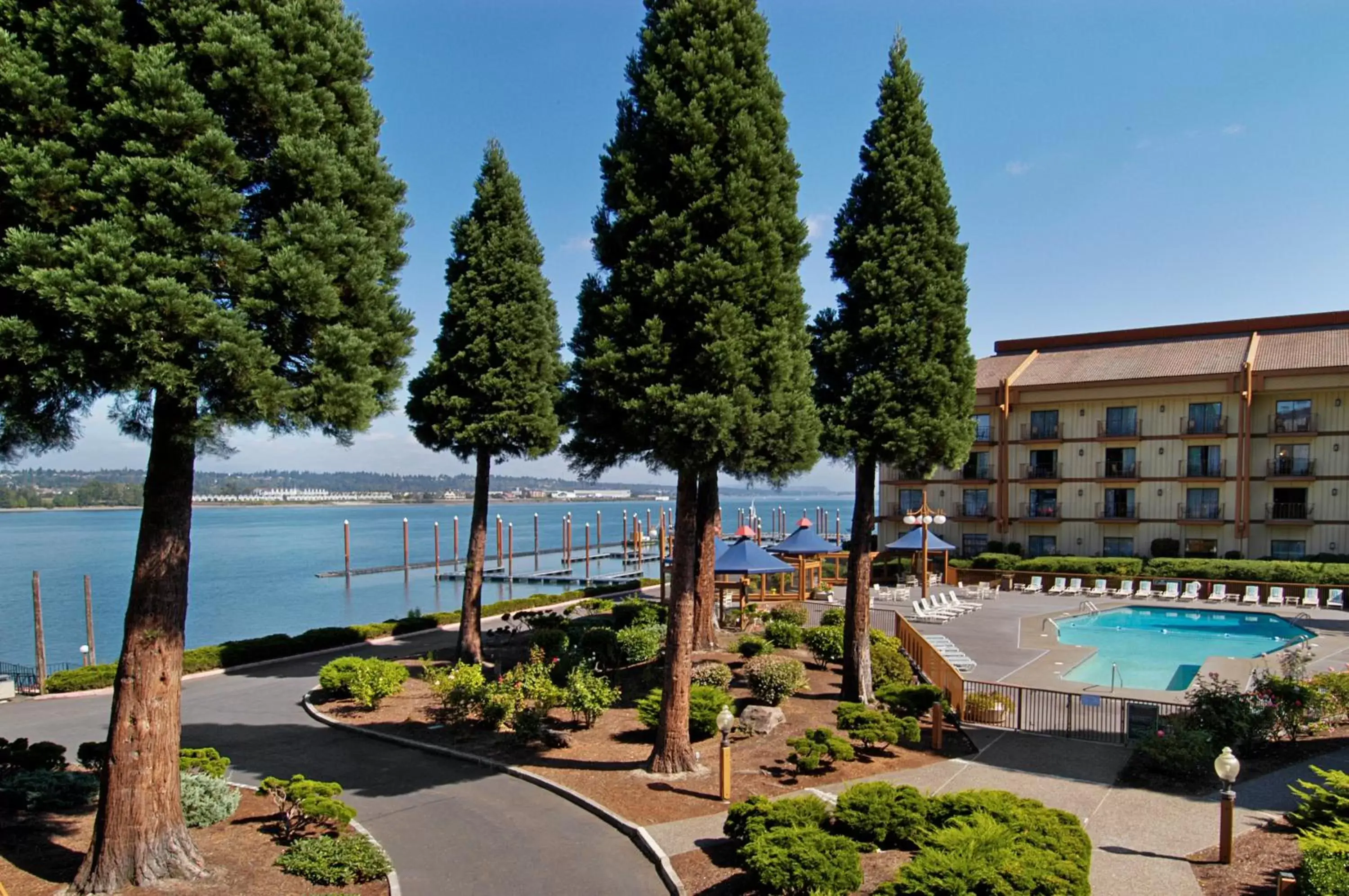 Property building, Pool View in Holiday Inn - Portland - Columbia Riverfront, an IHG Hotel