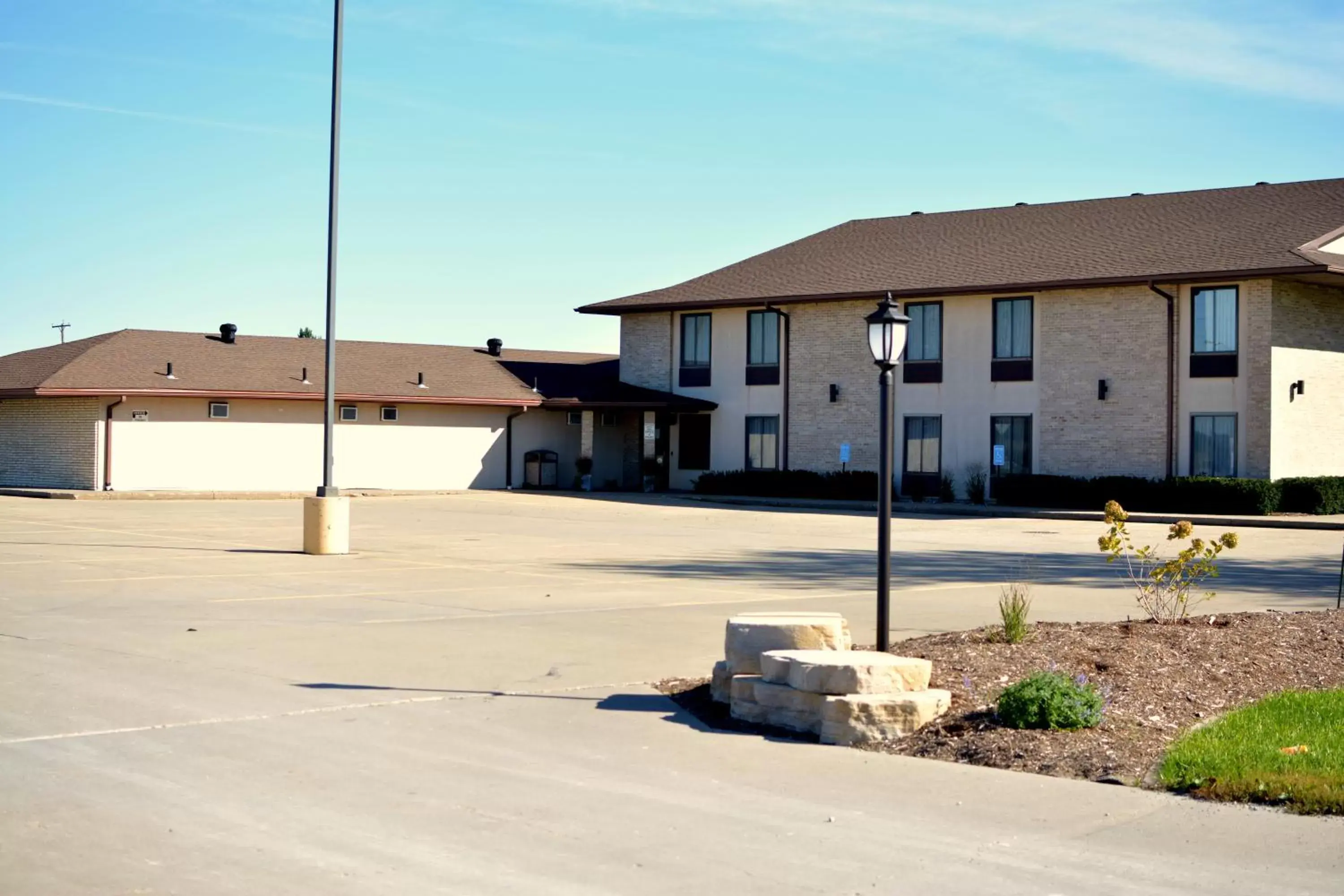 Property building in Dutch Country Inn Property building in Dutch Country Inn