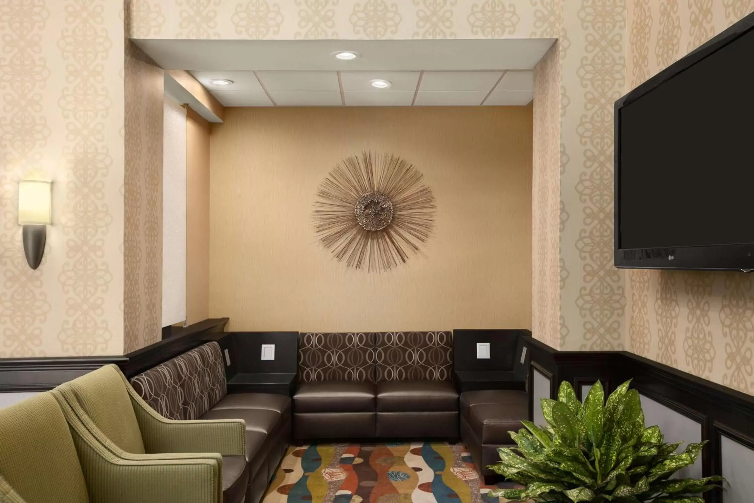 Lobby or reception, Seating Area in Days Inn by Wyndham Baltimore Inner Harbor