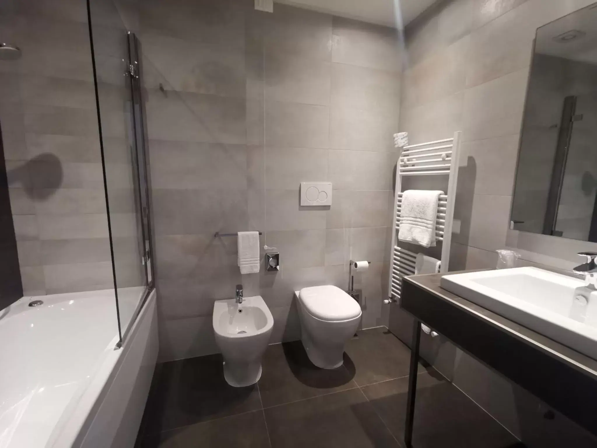 Toilet, Bathroom in L'Etoile