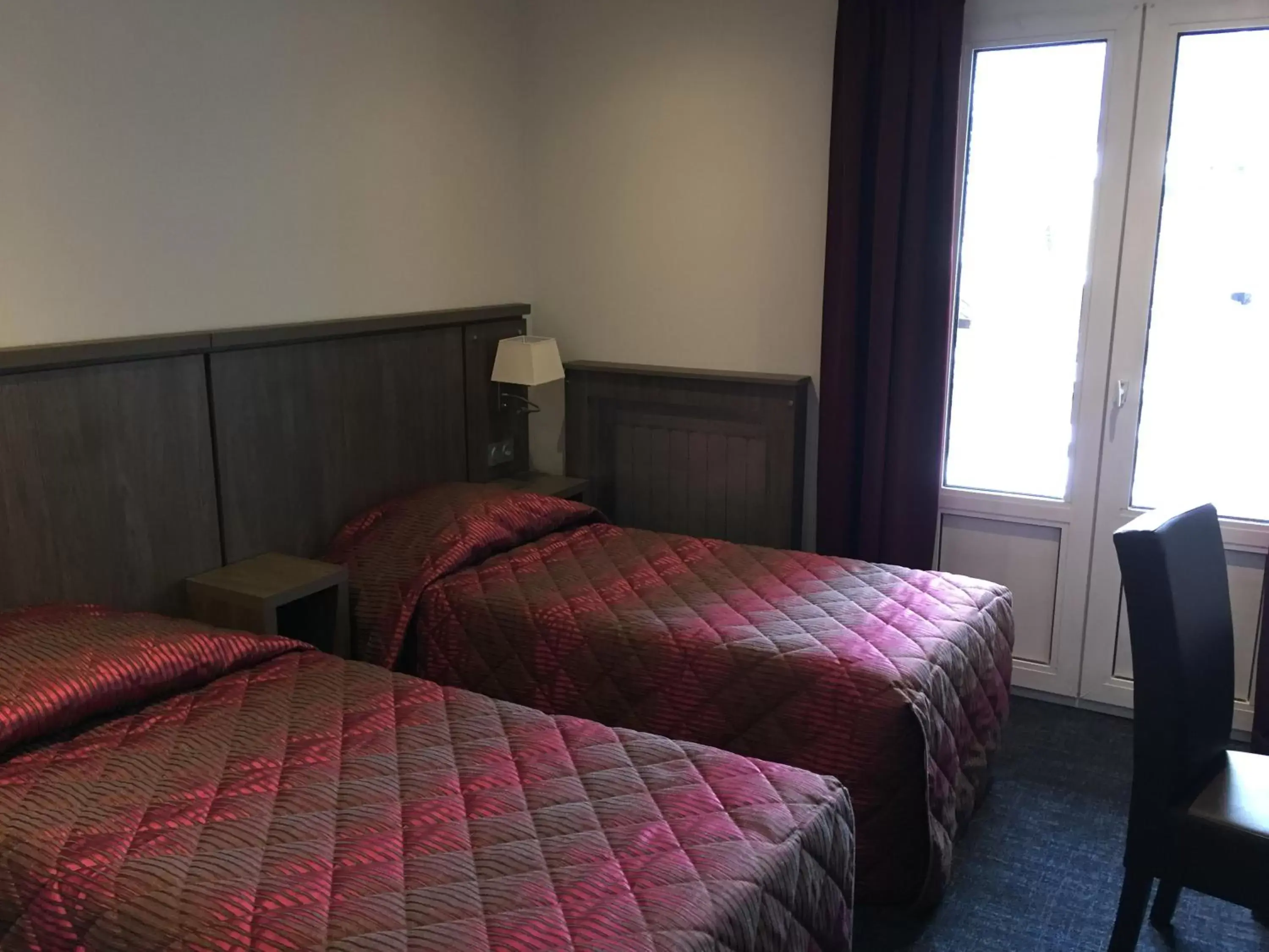 Bedroom, Bed in Hôtel Mont-Brison