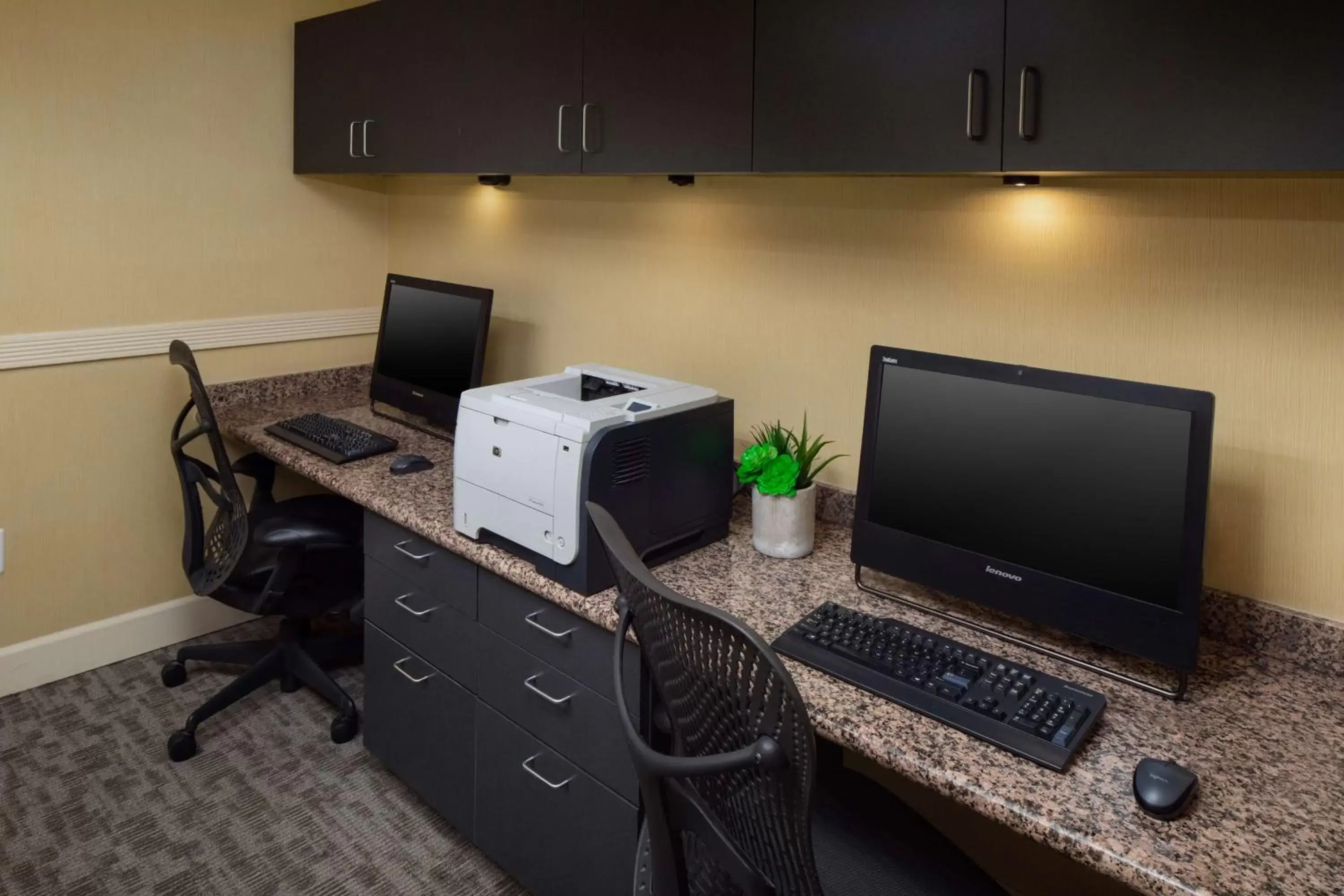 Business facilities, Business Area/Conference Room in Hilton Garden Inn Arcadia/Pasadena Area