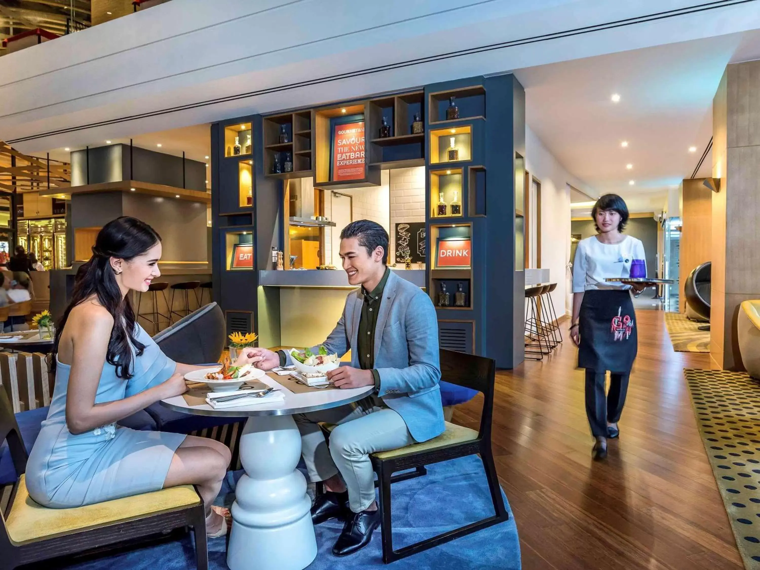 Restaurant/places to eat, Guests in Novotel Bangkok on Siam Square