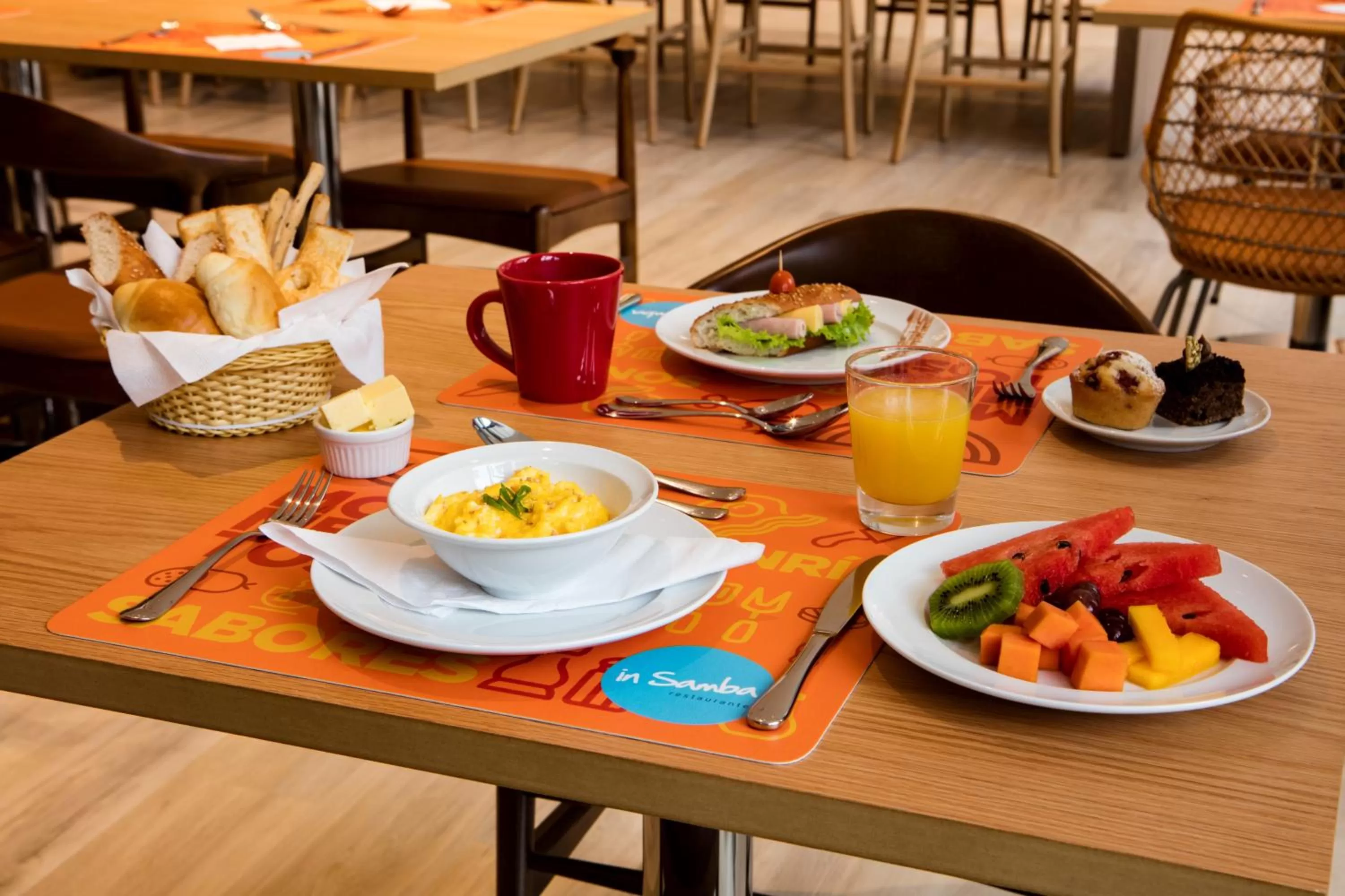 Food and drinks in Rio Hotel by Bourbon Ciudad Del Este