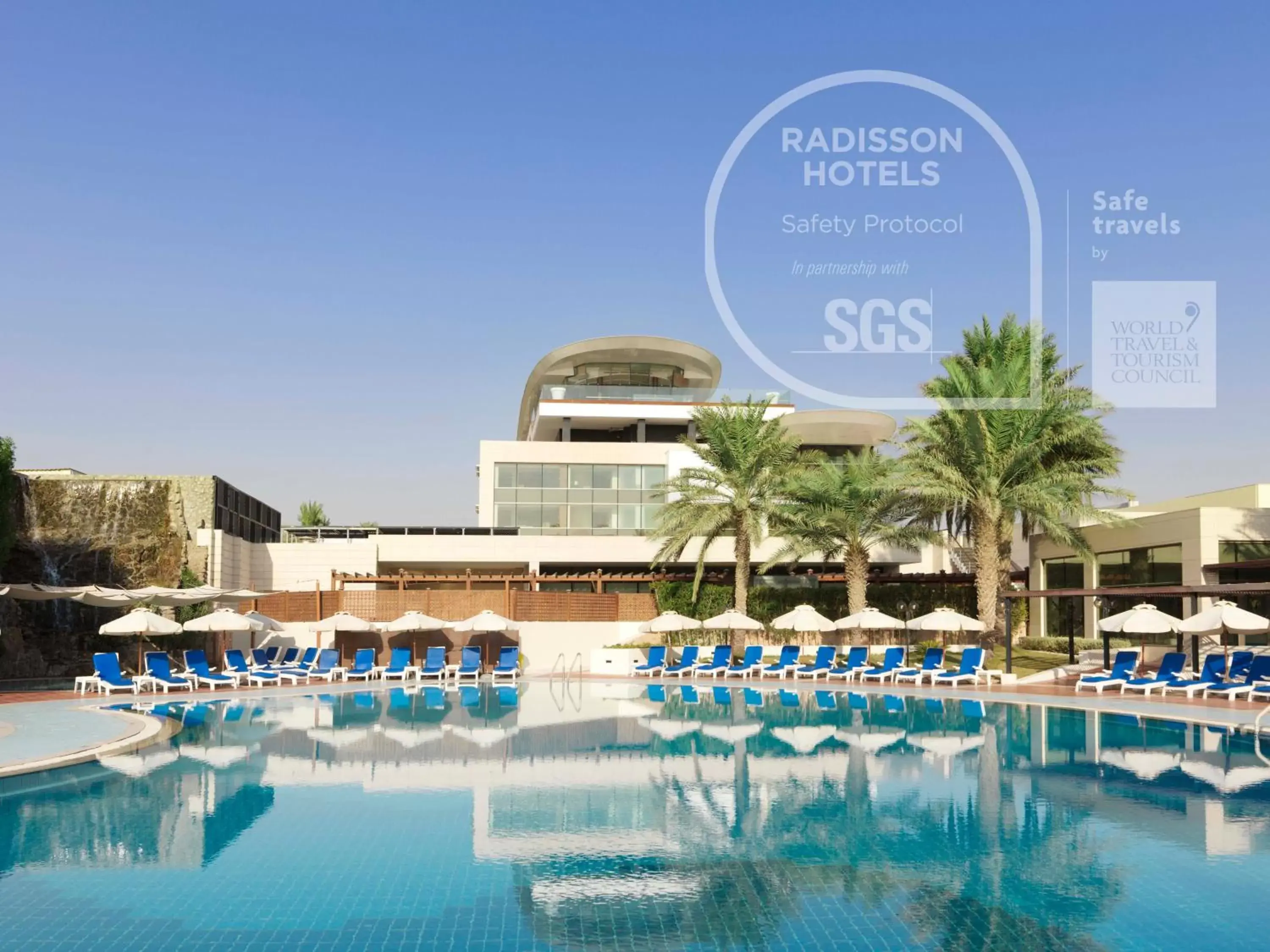 Facade/entrance, Swimming Pool in Radisson Blu Hotel, Kuwait