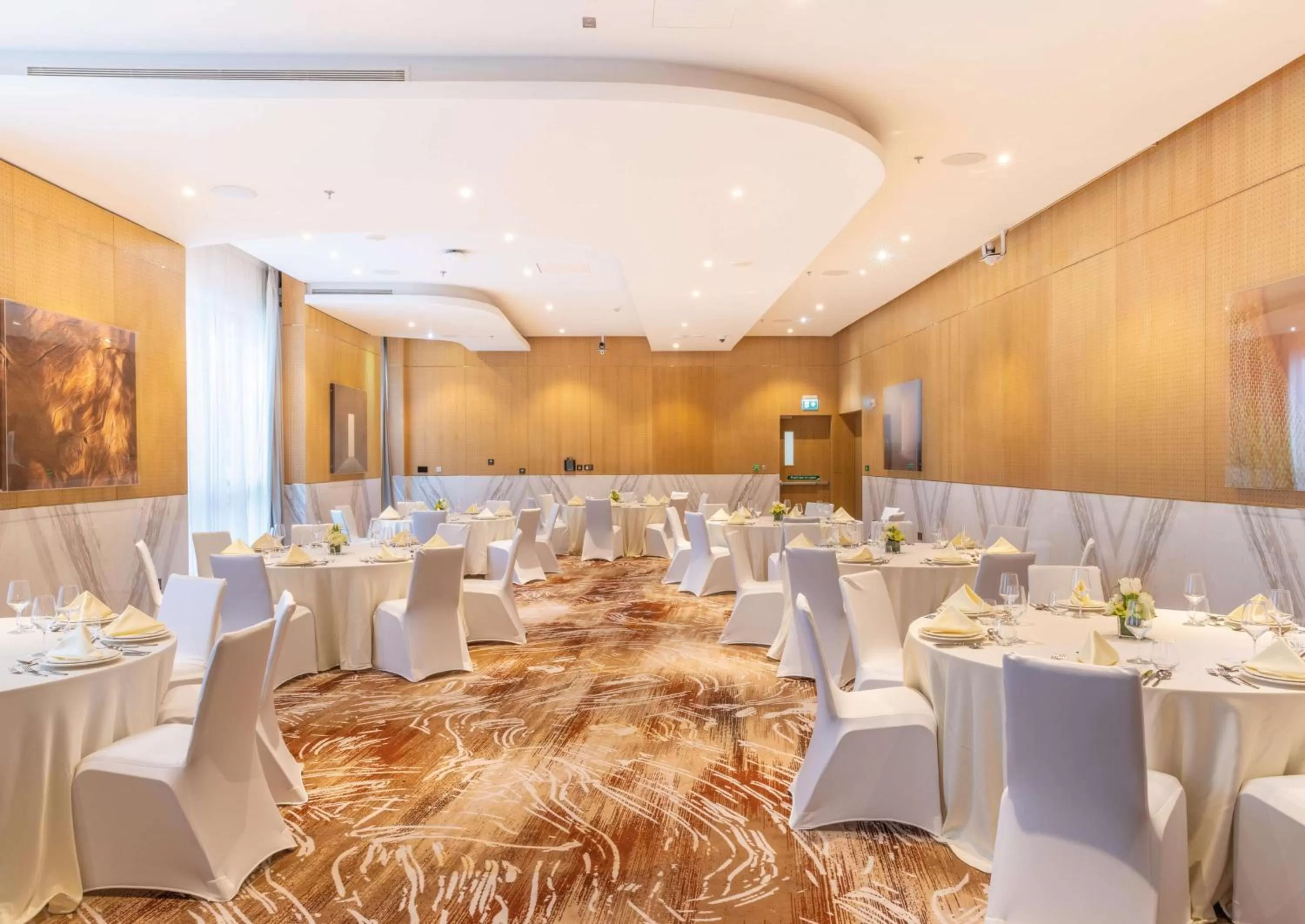 Meeting/conference room in Embassy Suites By Hilton Doha Old Town