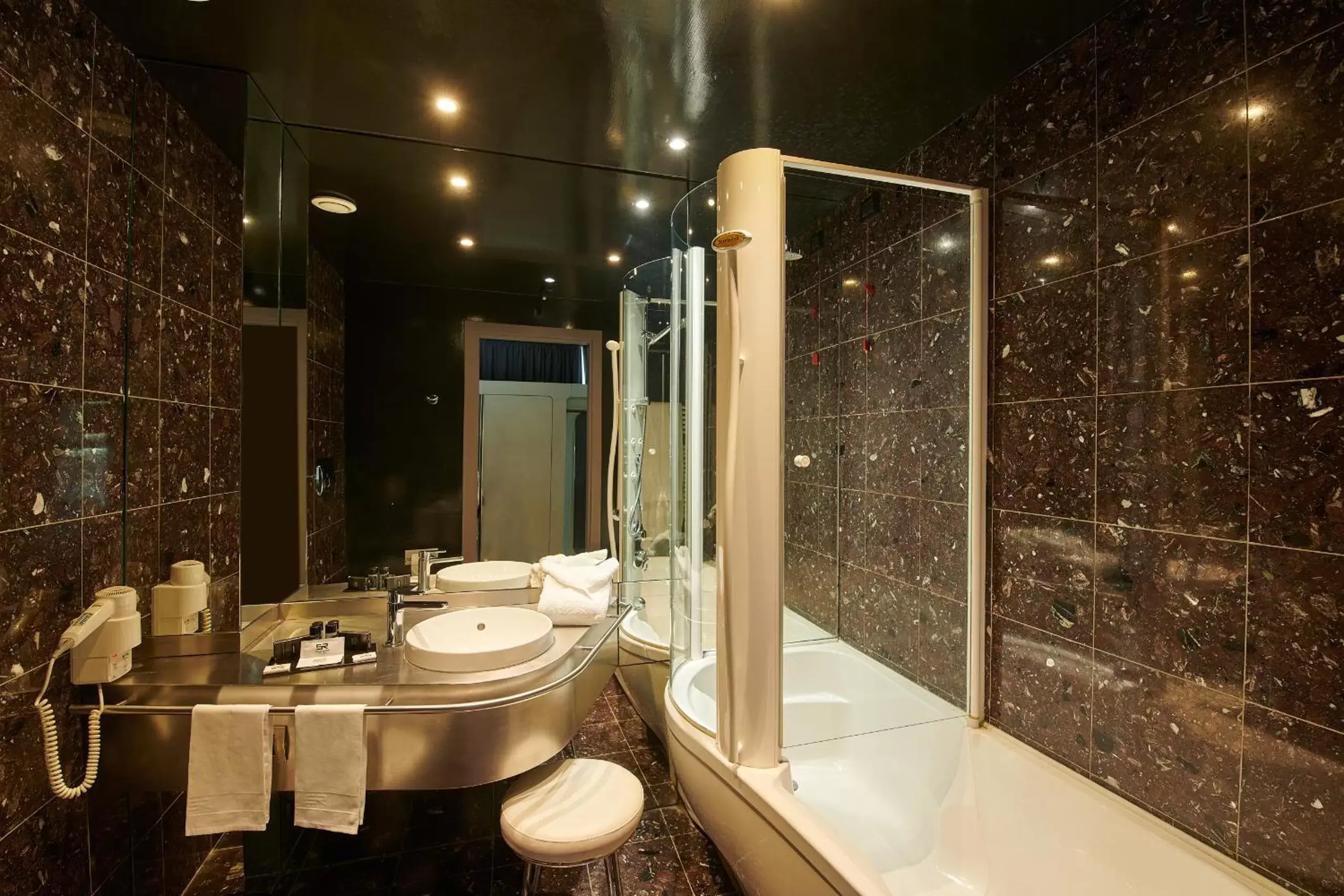 Bedroom, Bathroom in San Ranieri Hotel