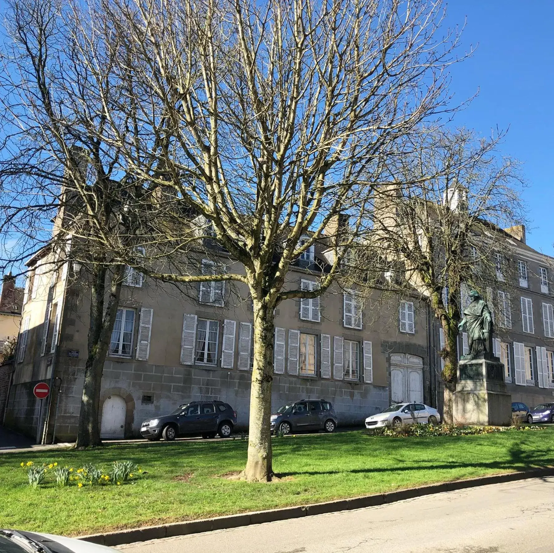 Street view, Property Building in L'Hotel de Hercé Chambre d'Hote