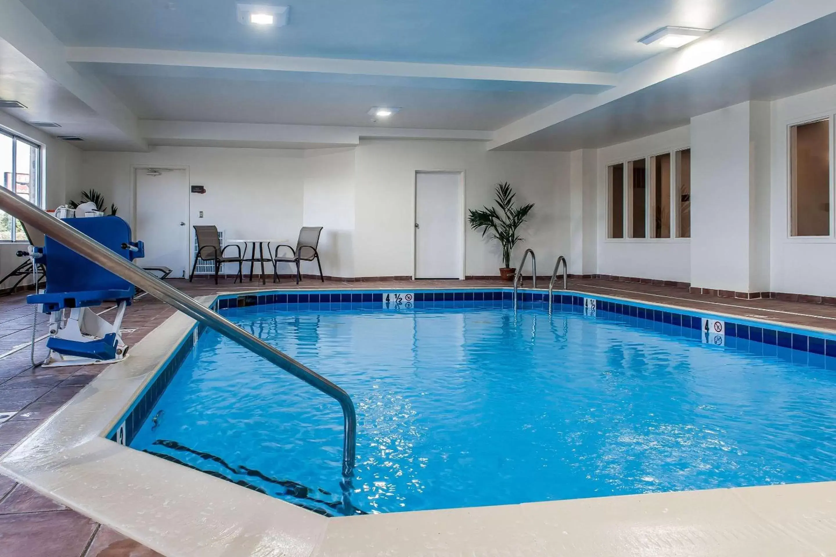 On site, Swimming Pool in Comfort Inn & Suites Mount Sterling