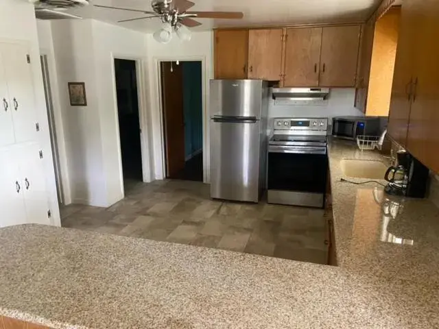 Kitchen/Kitchenette in Mountain Trail Lodge and Vacation Rentals