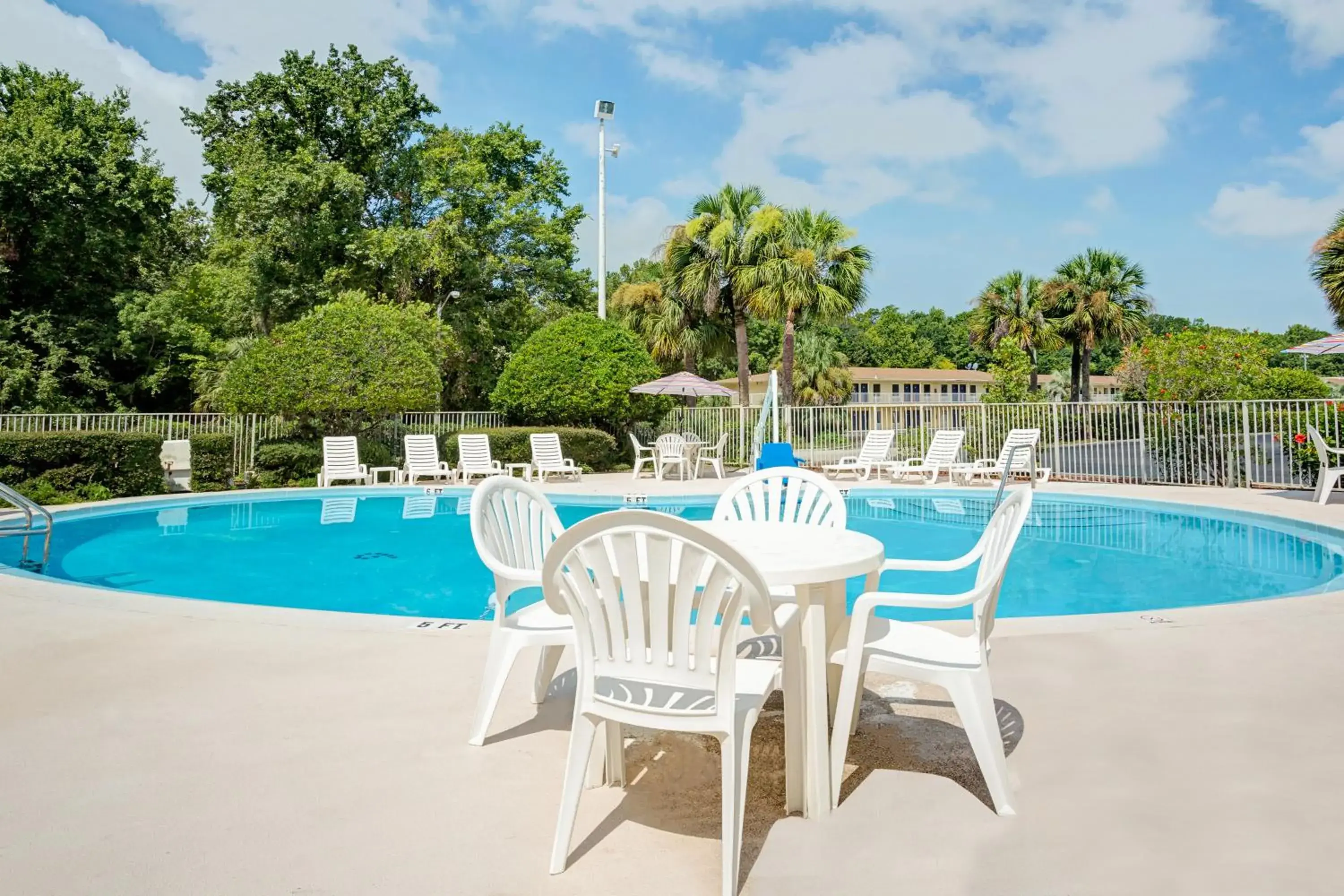 Swimming Pool in Knights Inn Jacksonville at Dix Ellis Trail