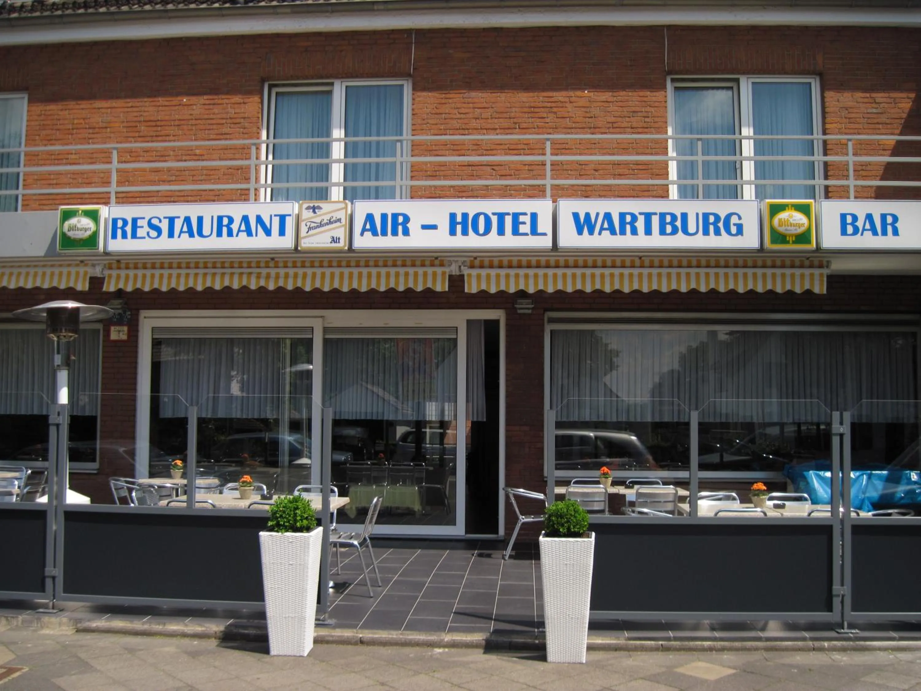 Facade/entrance in Air Hotel Wartburg