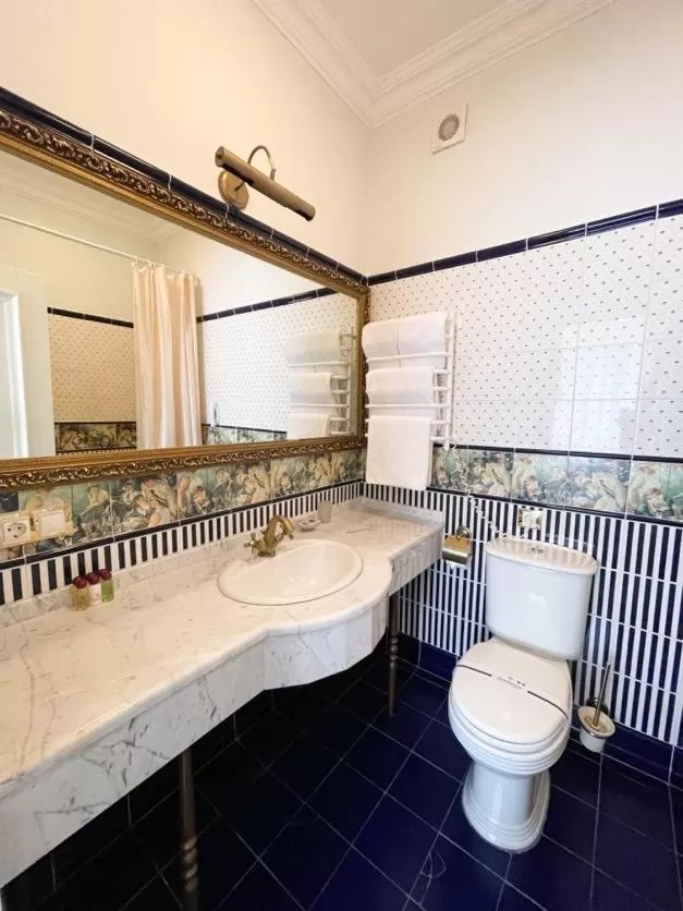 Toilet in Olympic Hotel