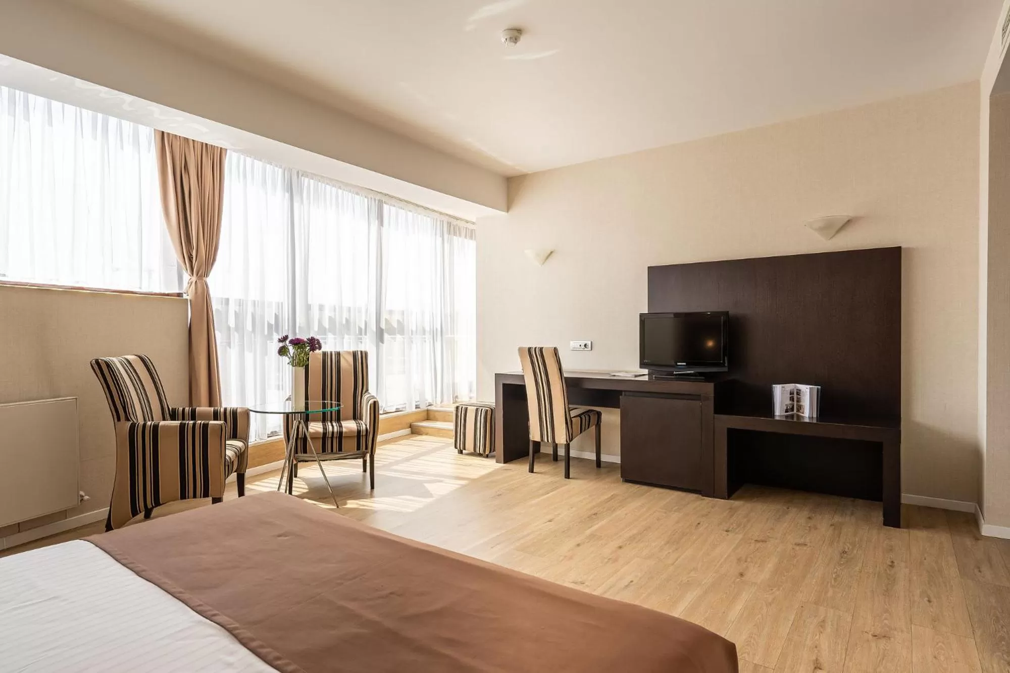 Photo of the whole room, Bed in Hotel Parliament