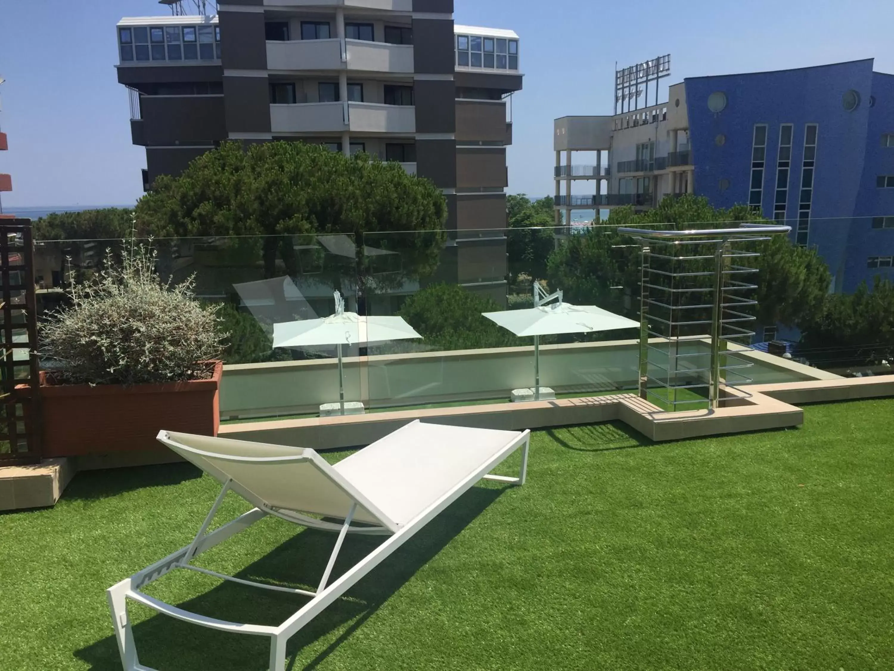 Balcony/Terrace, Swimming Pool in Hotel Polo