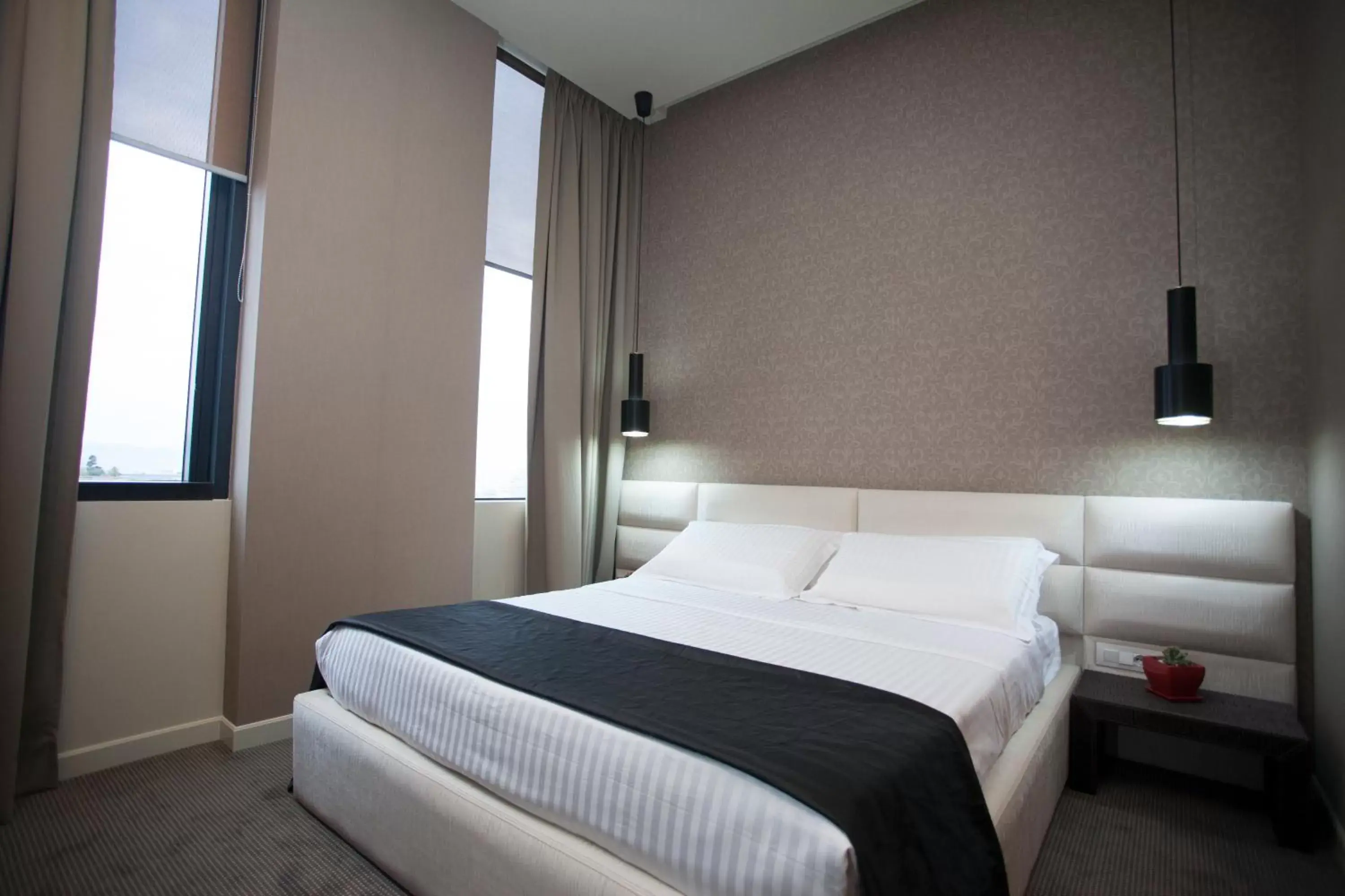 Bedroom, Bed in La Bohème Hotel