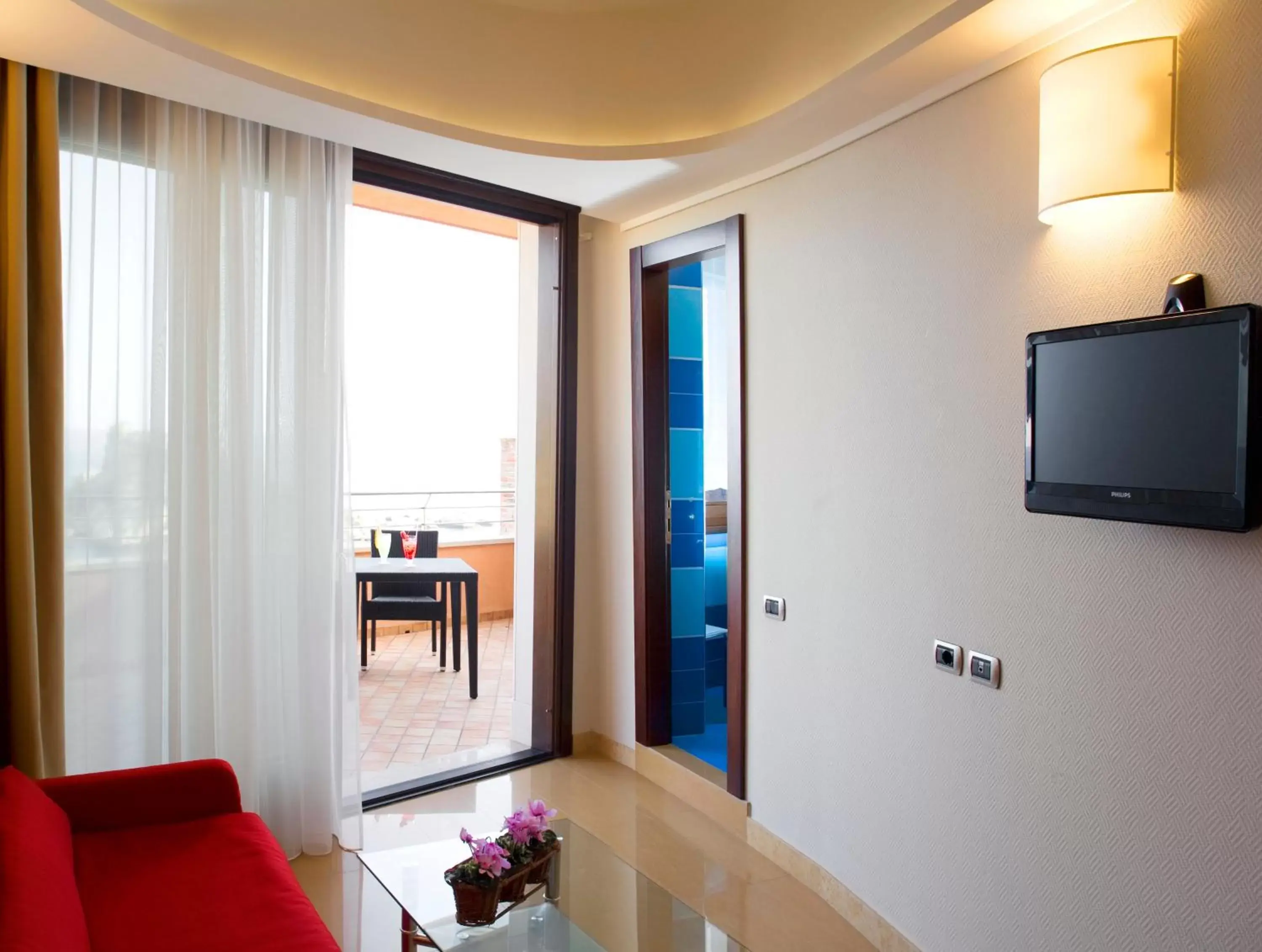 Living room, TV/Entertainment Center in Taormina Panoramic Hotel