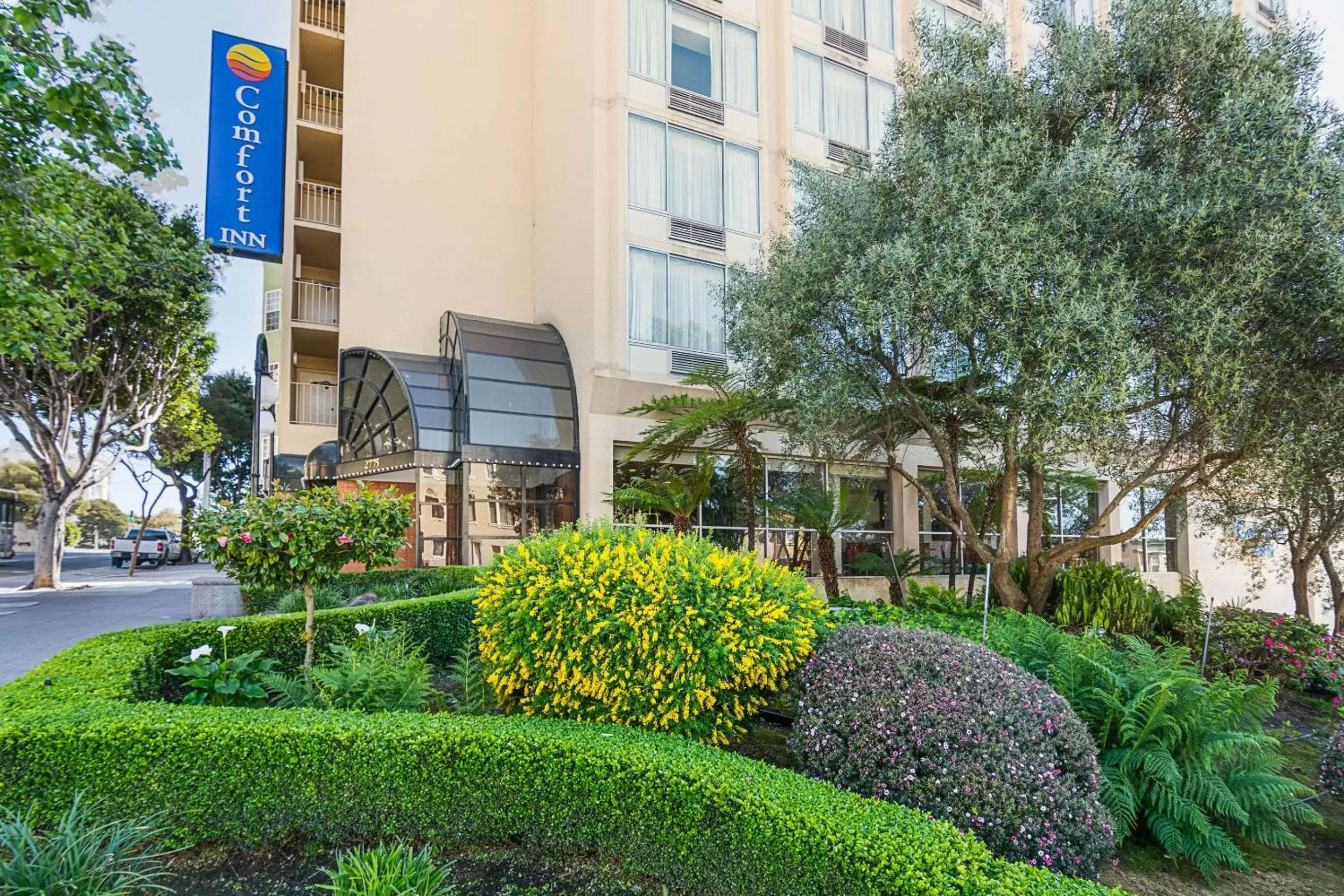 Property Building in Comfort Inn By the Bay Hotel San Francisco