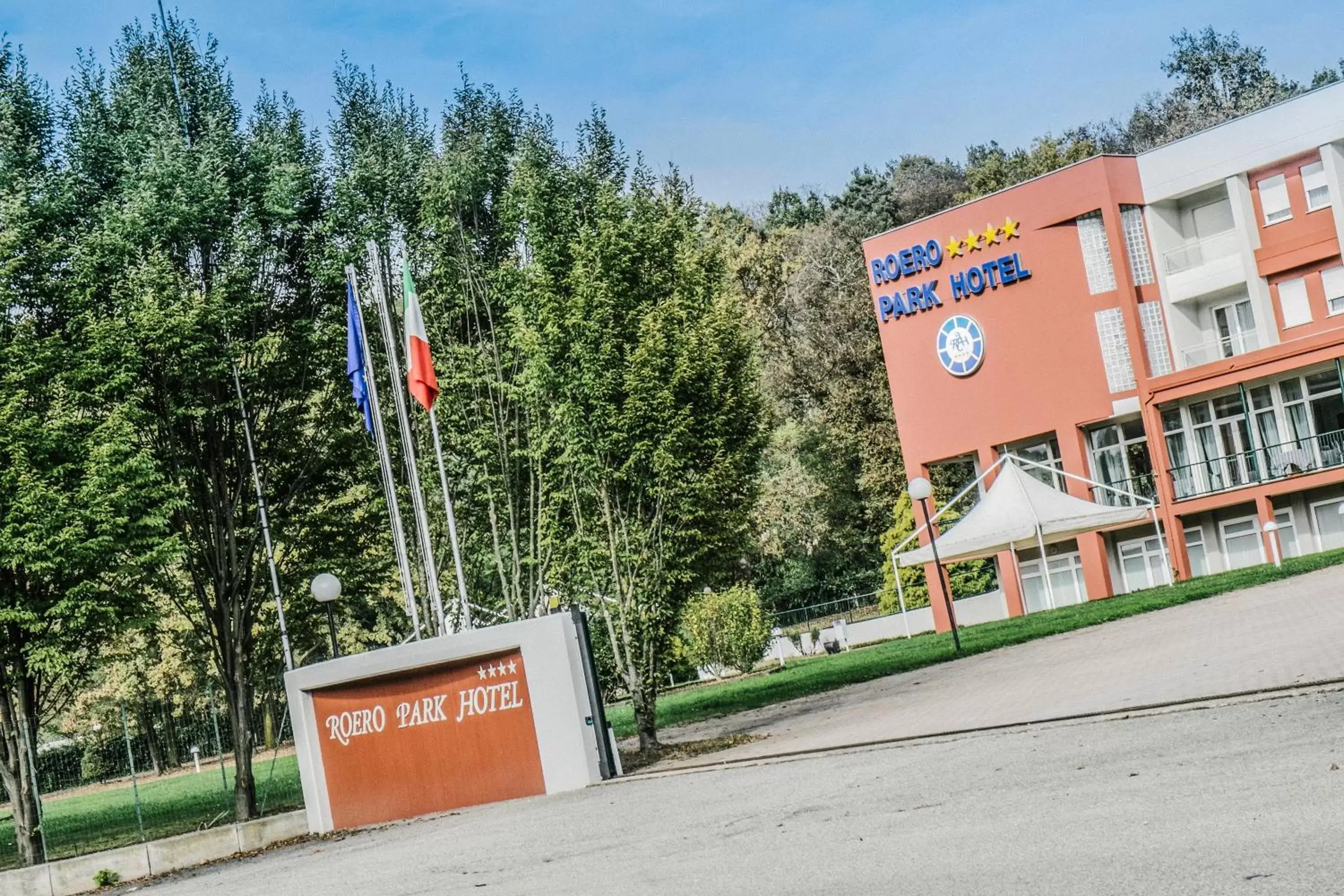 Facade/entrance, Property Logo/Sign in Roero Park Hotel