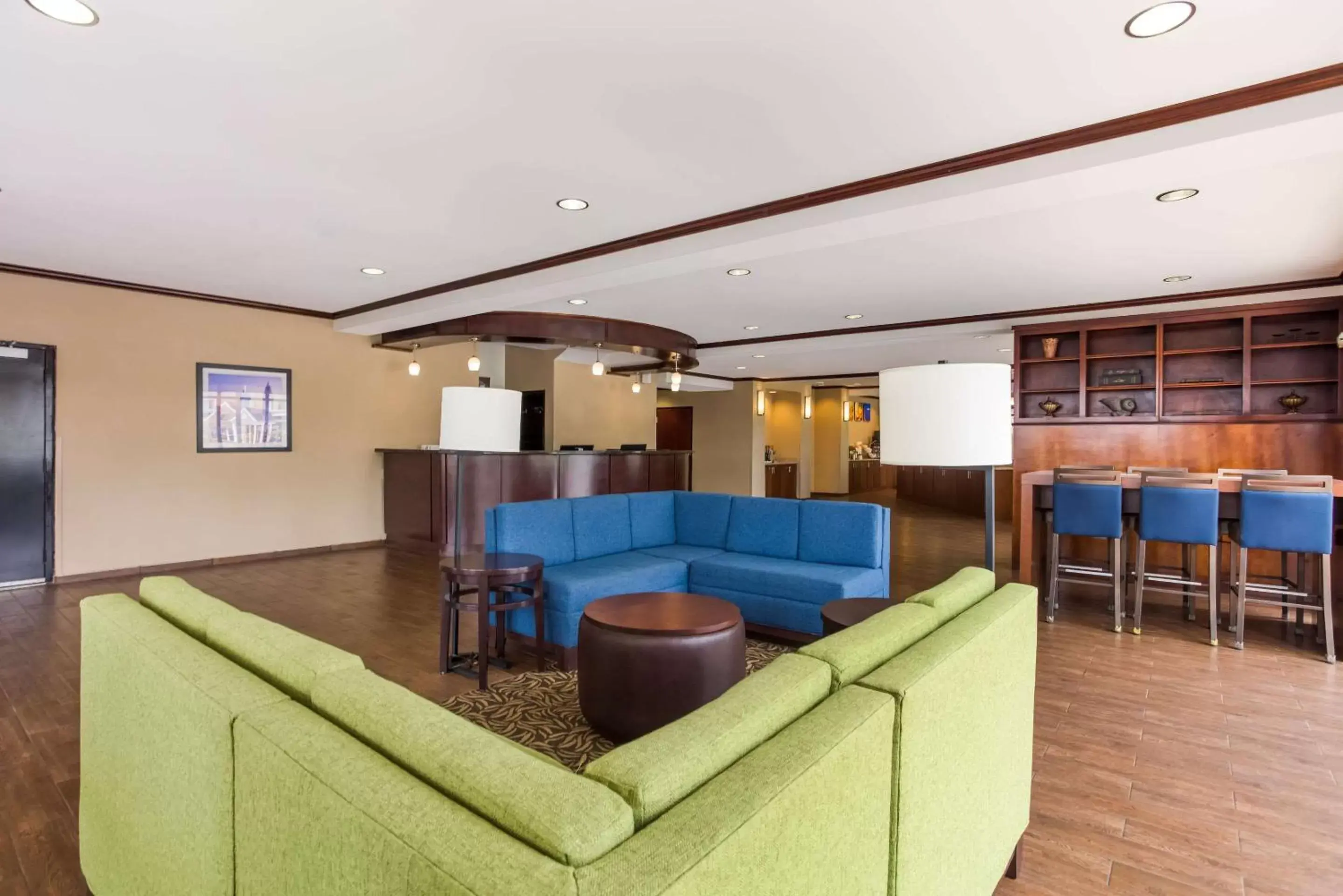 Lobby or reception in Comfort Suites North Mobile