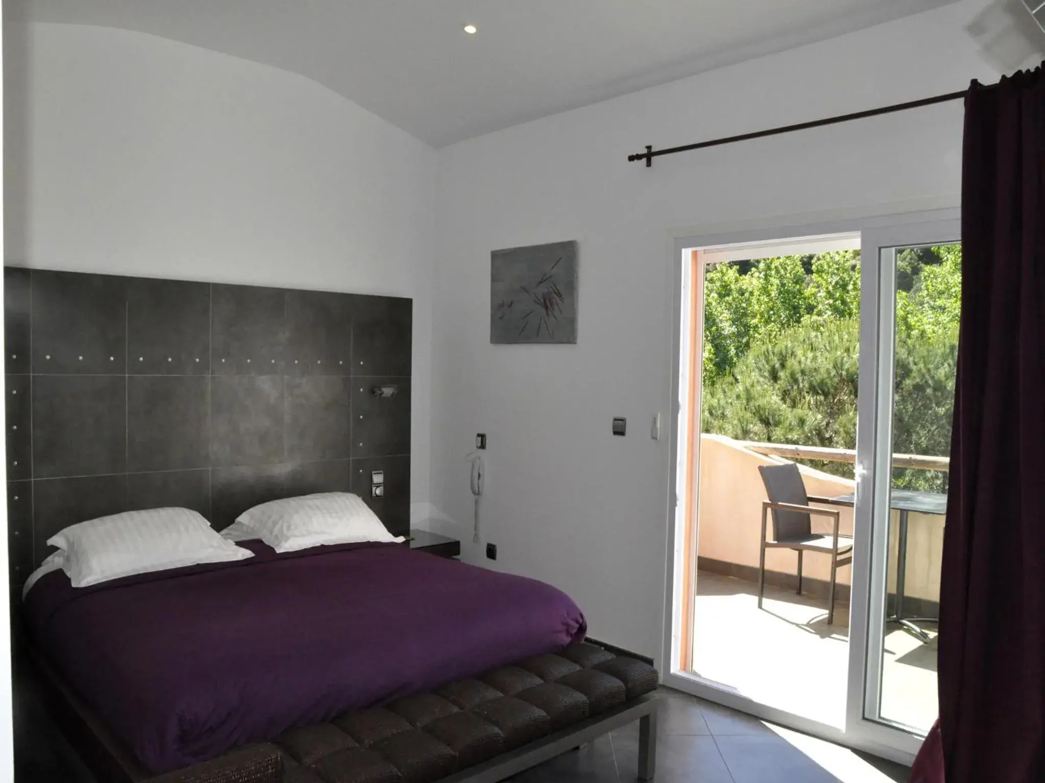 Bedroom, Bed in Private Hôtel - Adult Only