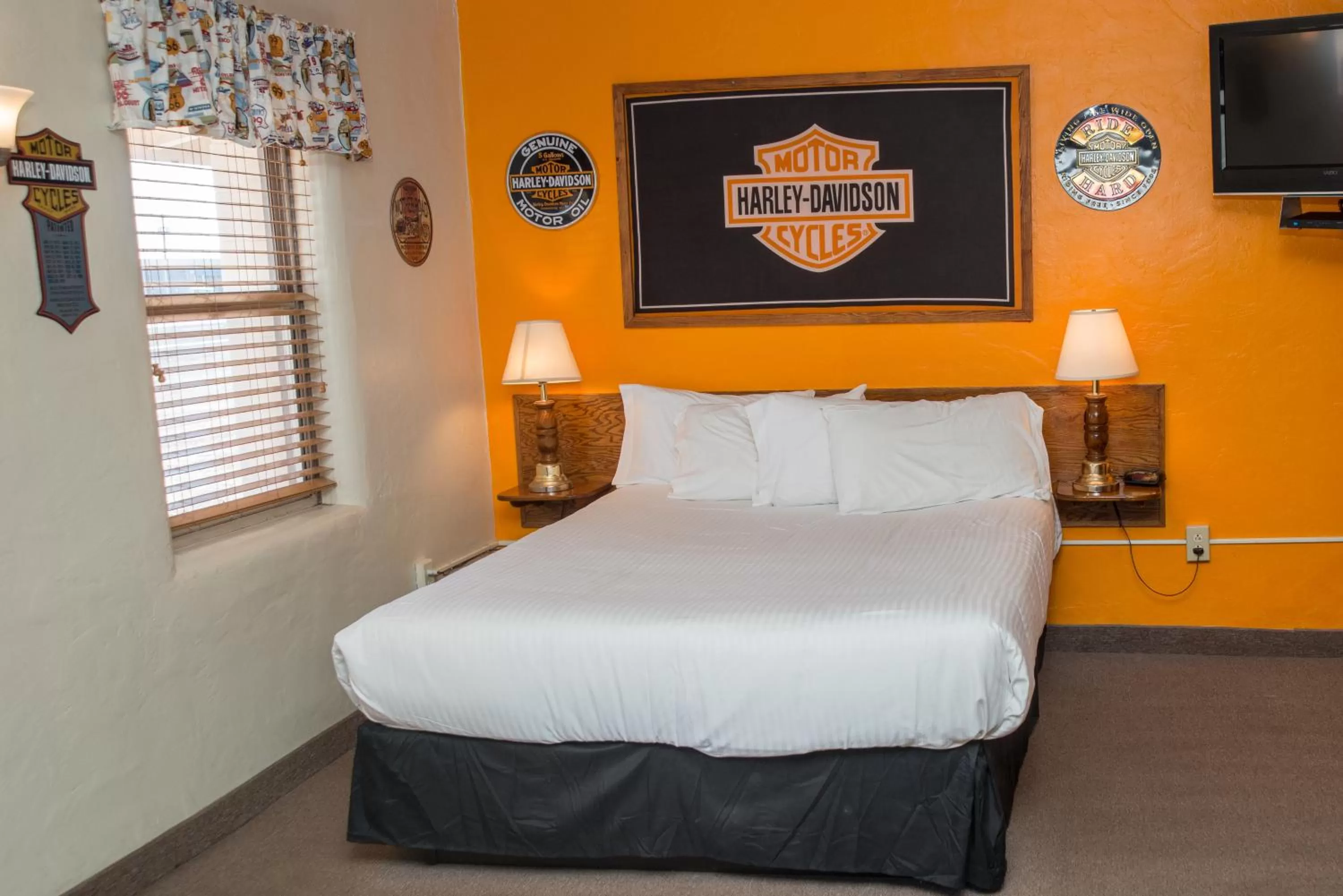 Bed in Historic Route 66 Motel